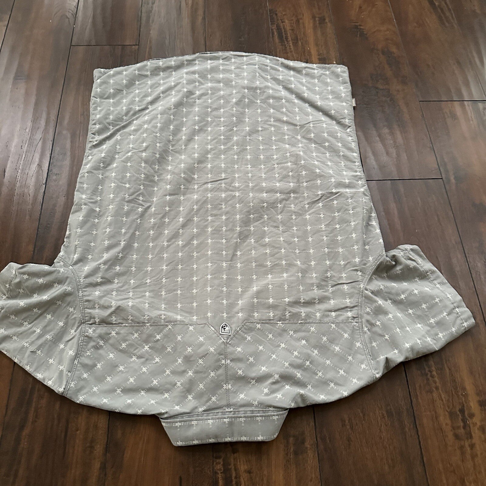 Kühl Men’s Sz. M Gray Button Up Casual Shirt Size Style# 7567 18S Vintage Cross