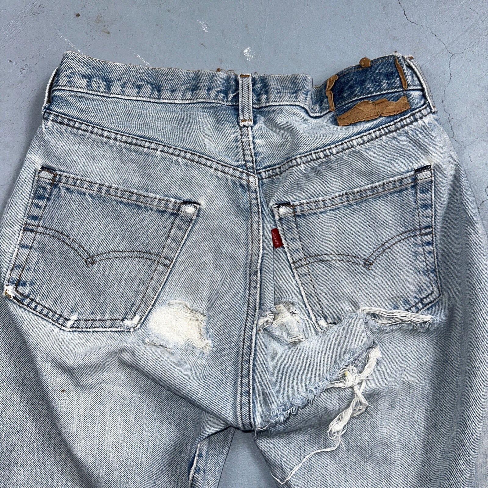 Levis 501 Vintage 80s Redline Selvedge USA XX Jeans Light Wash 30x38 Act 28x33