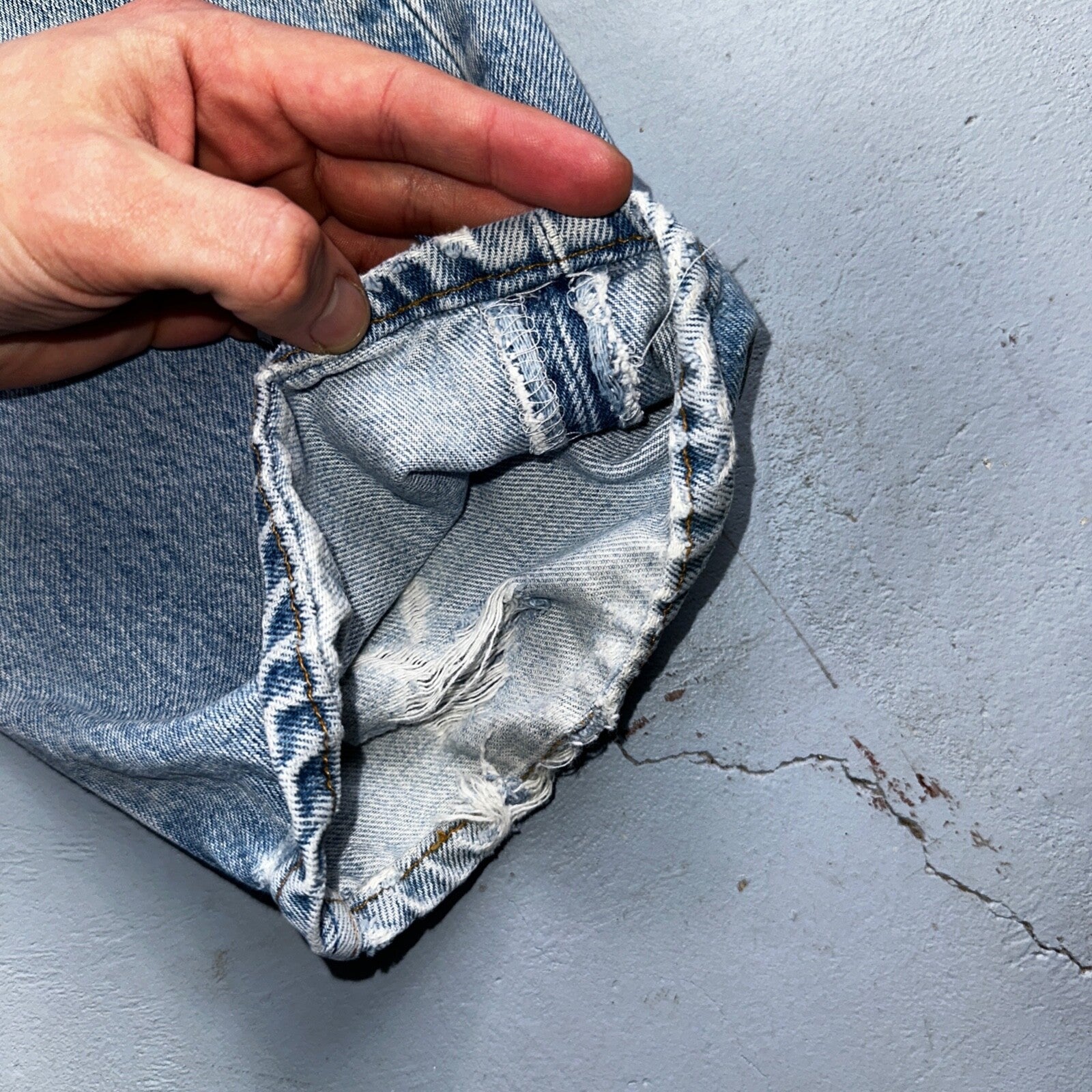 Levis 501 Vintage 90s USA XX Straight Leg Jeans Blue Light Wash 34x34 Act 32x33