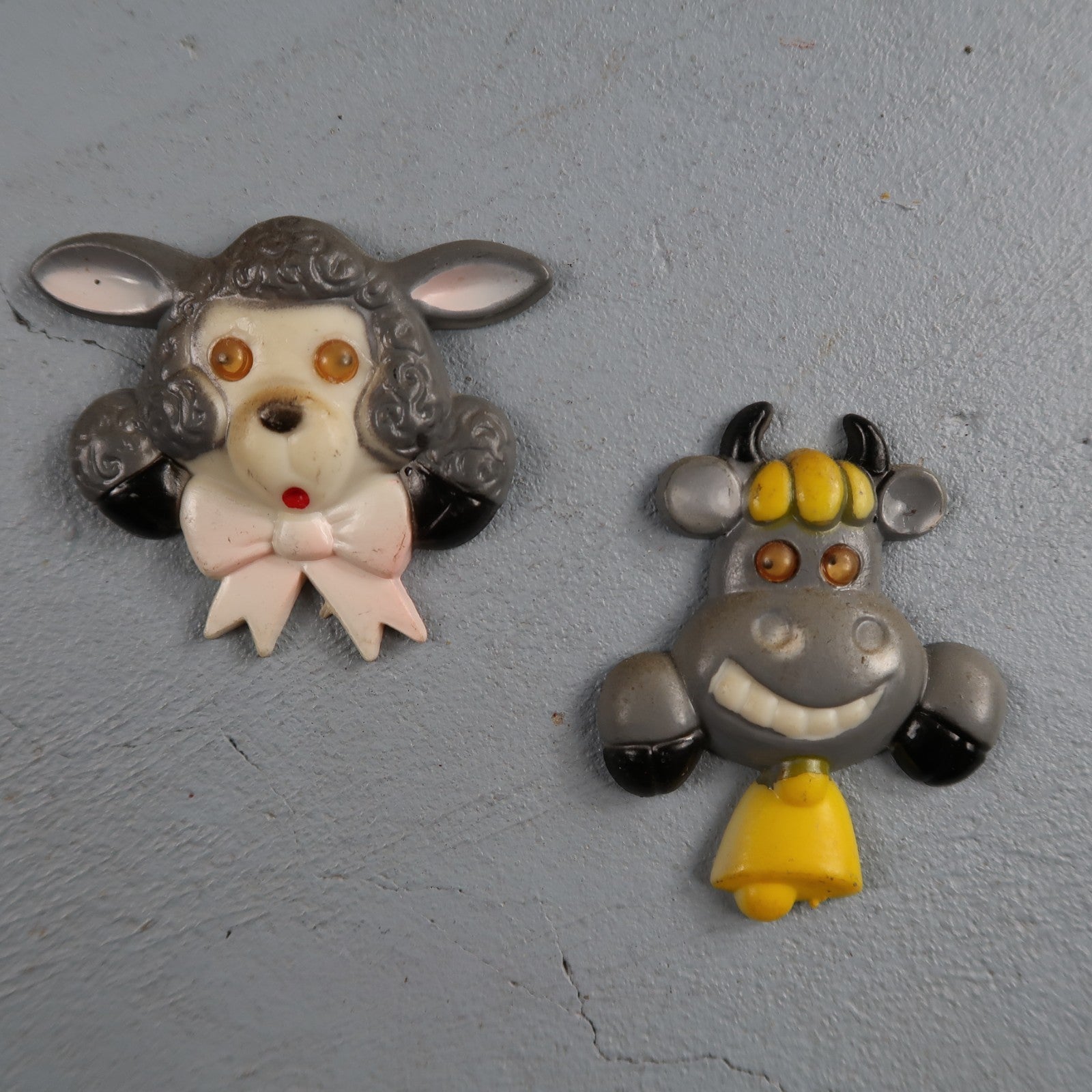 Little Lambs Head with Wiggly Eyes Refrigerator Magnet Bull Cute MCM Fridge Art