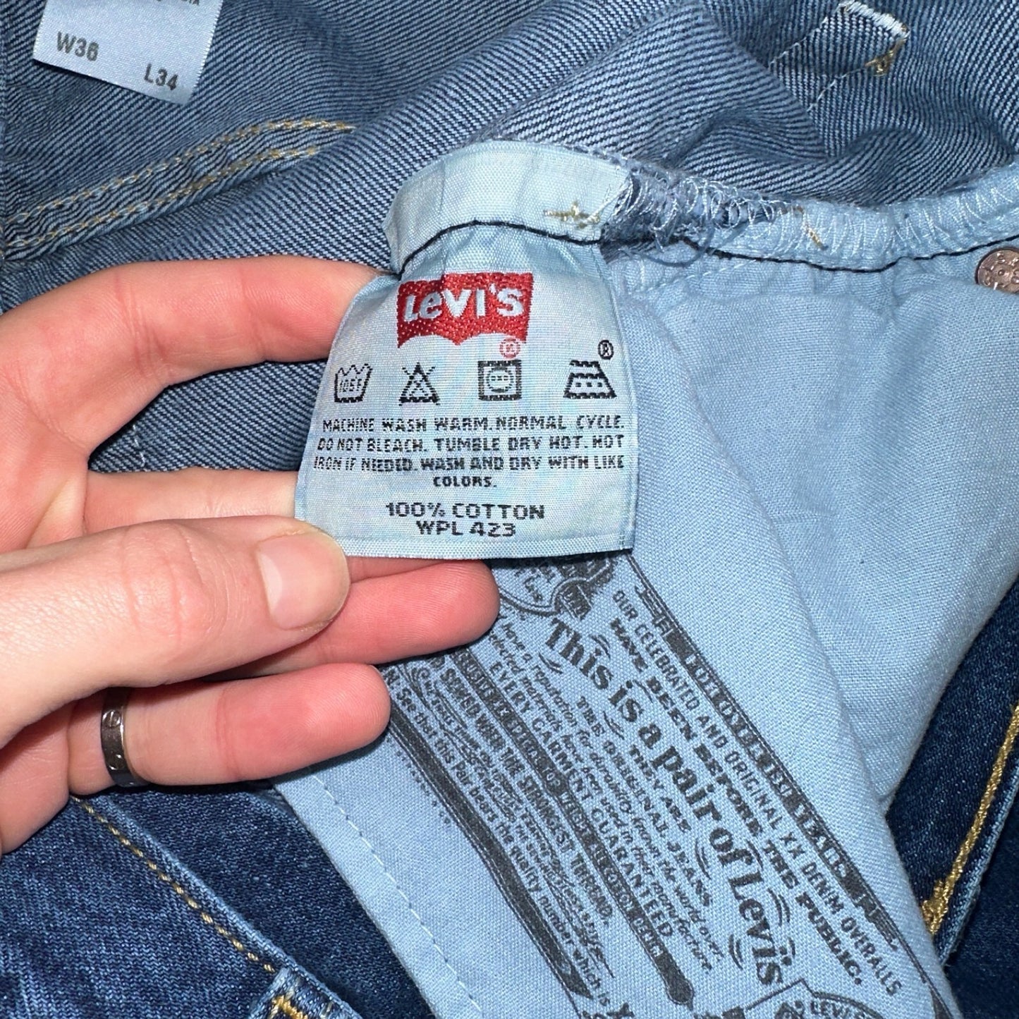 Levis 501 Vintage Y2K Columbia Straight Leg Jeans 36x34 90s Med Wash Act 35x34