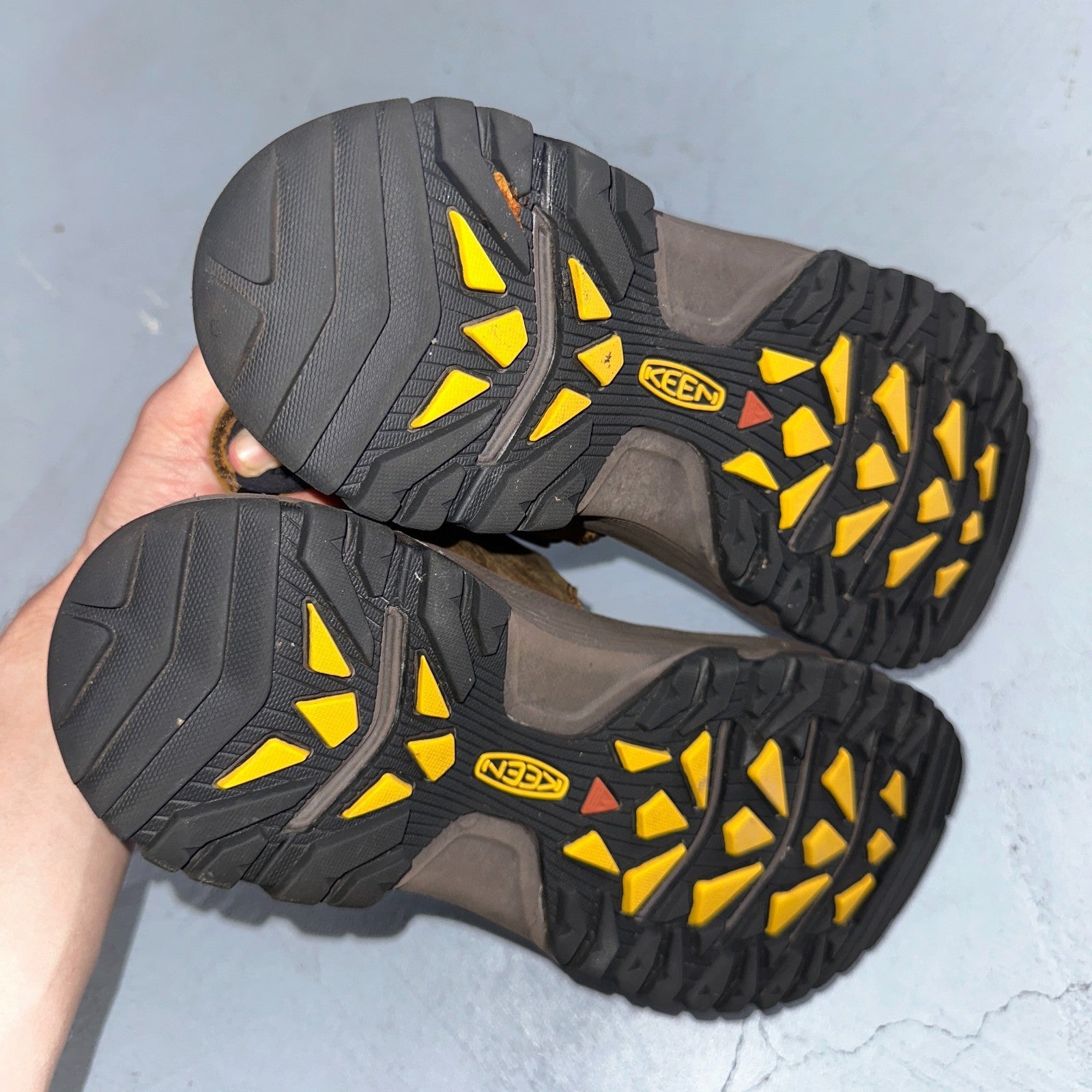 Keen US Mens Size 13 M Targhee III Open Toe Adjustable Waterproof Sandal Brown