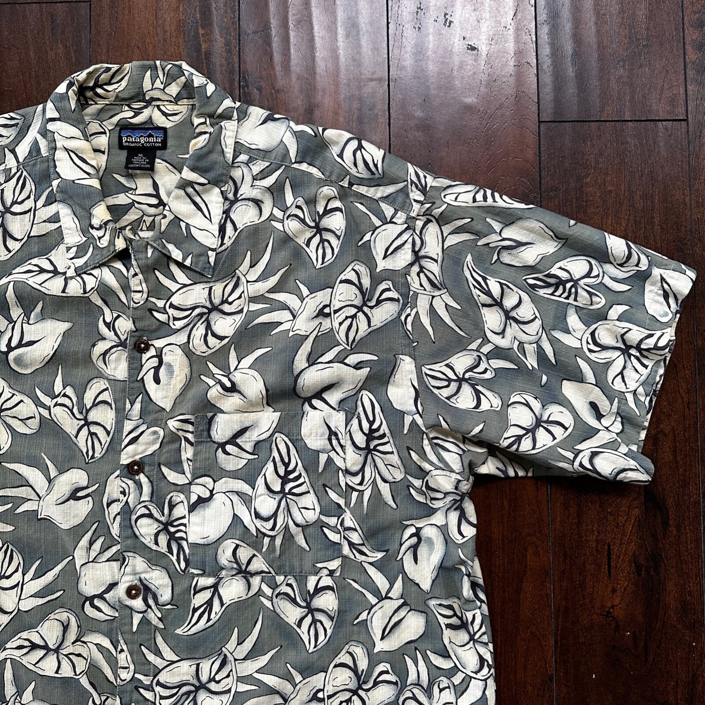 Vintage Patagonia Men's Hawaiian Button Down Shirt XL Floral Cotton Organic Y2K