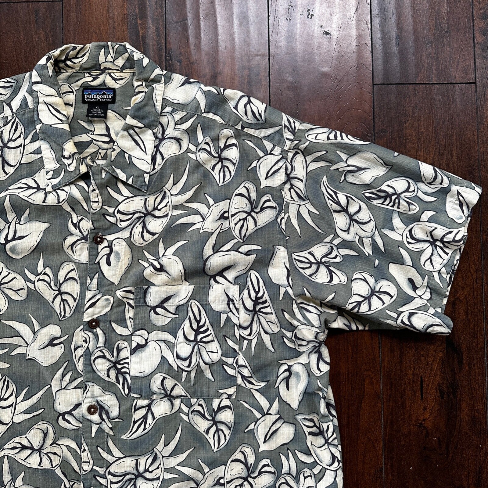 Vintage Patagonia Men's Hawaiian Button Down Shirt XL Floral Cotton Organic Y2K