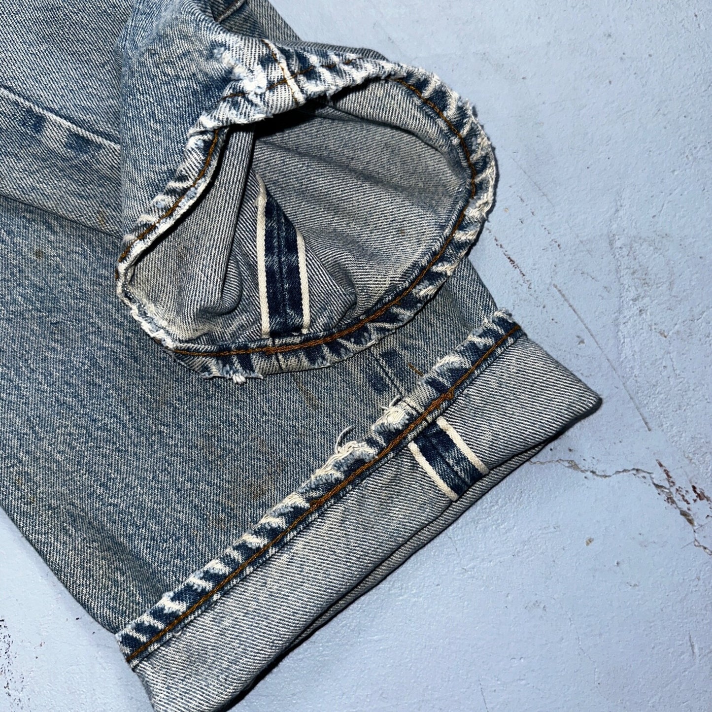 Levis 501 Vintage 80s Redline Selvedge USA XX Jeans Thrashed 33x33 Act 31x30