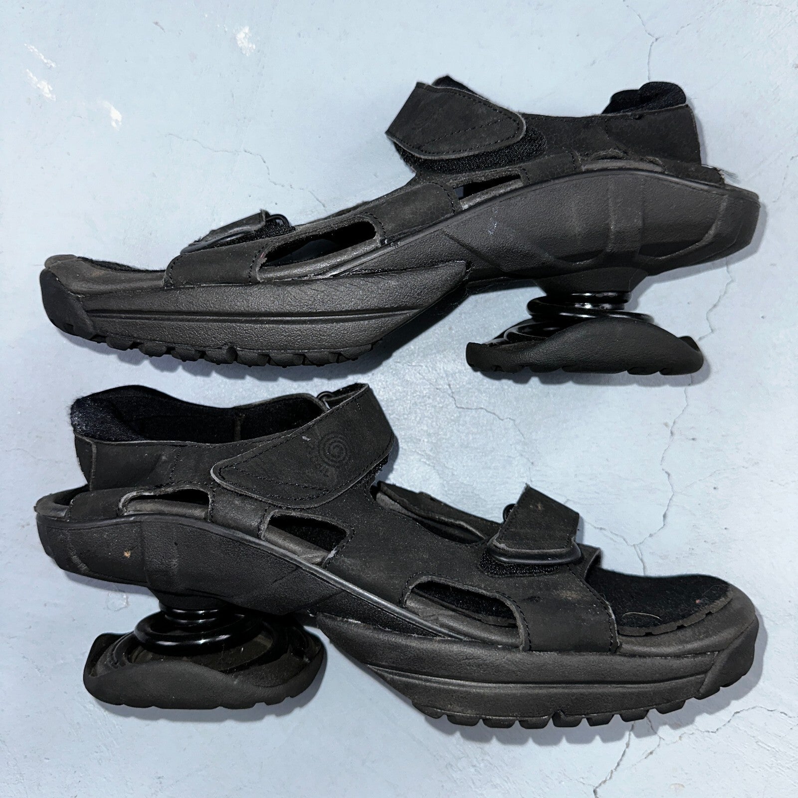 Z-Coil Sidewinder Strappy Sandals Black Shoes Women Size 11 Pain Releif Footwear