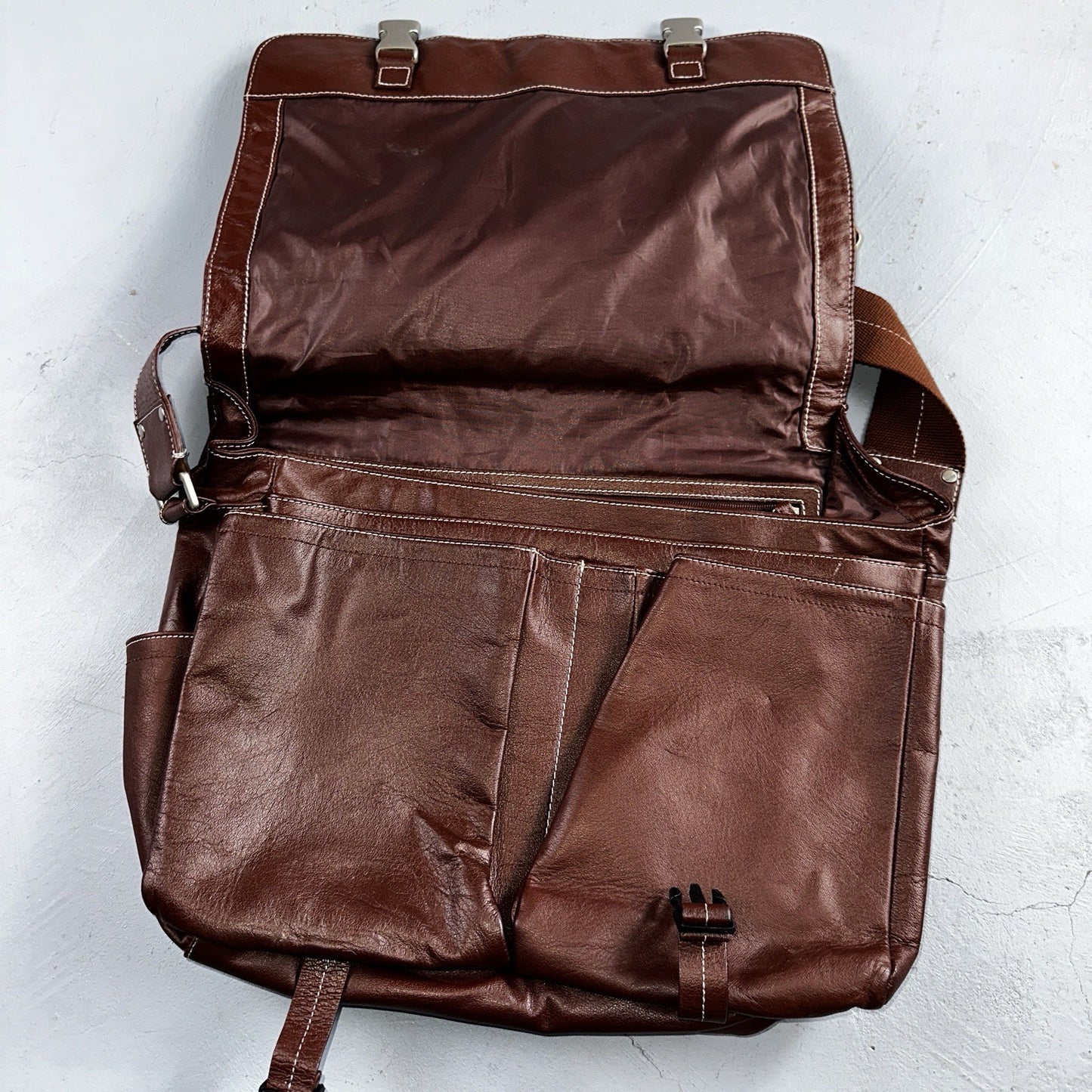 Rich Brown Leather Messenger Satchel Computer Laptop Cross Body Bag