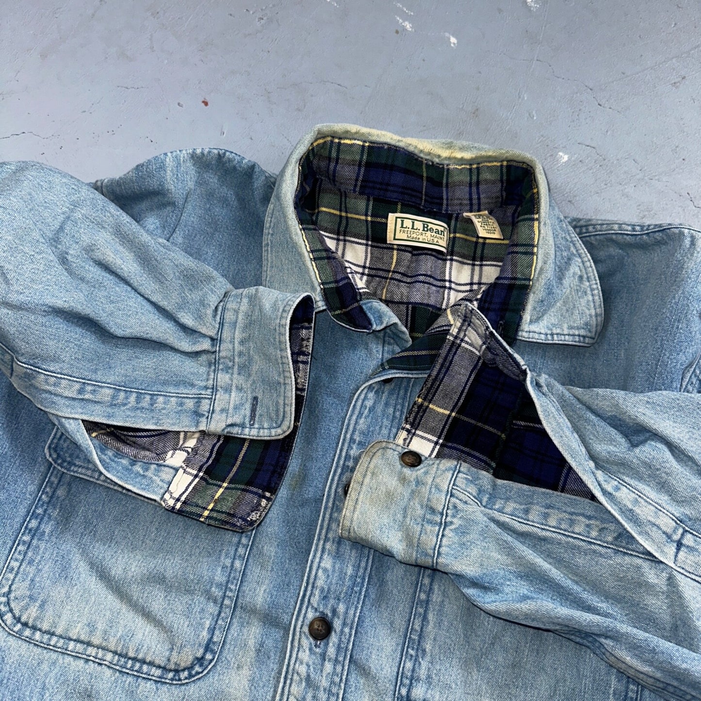 VTG USA Made LL Bean Flannel Lined Worn Distressed Denim Shirt Size L Farm Core