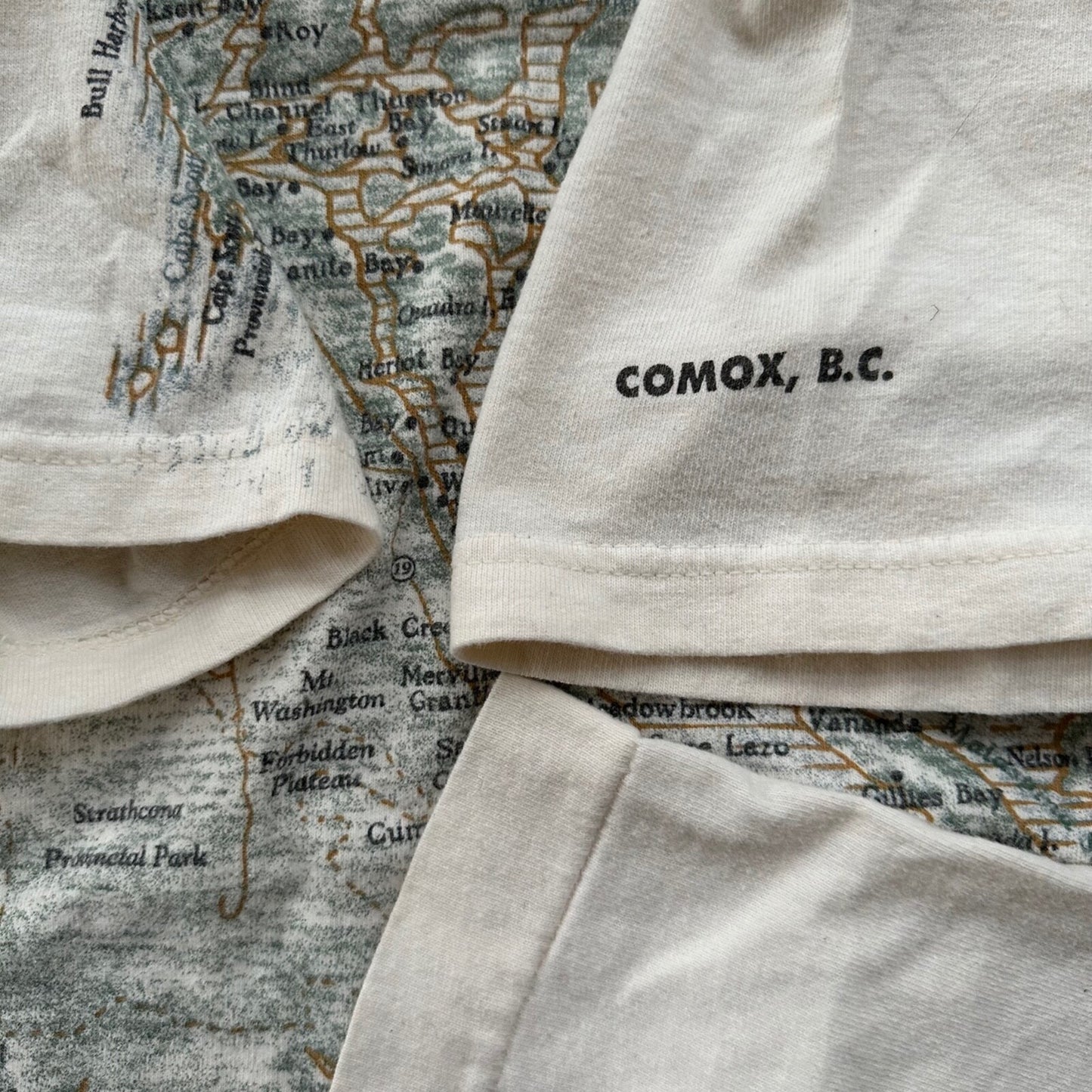 Vancouver Canada Vintage T Shirt 90s FOTL Cream Comox BC Map Travel Big Rap Tee