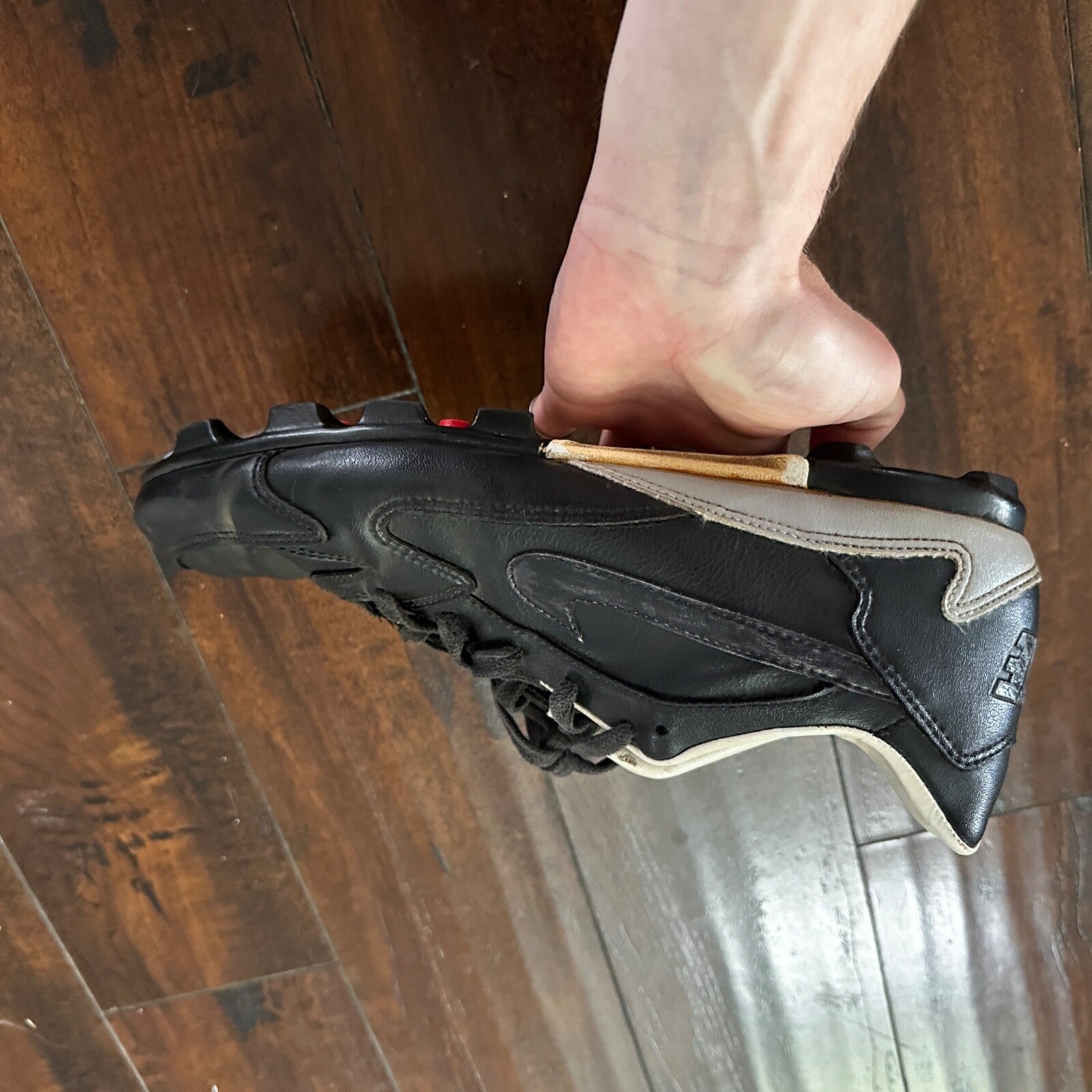 Nike Vintage 90s Mens Size 11 Sharks Sneakers Shoes Cleats Black 1994 Football