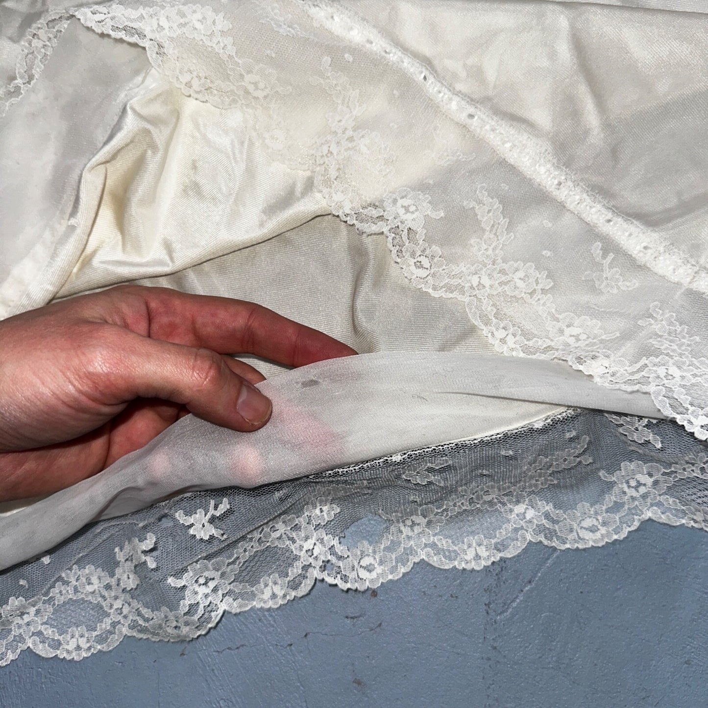 Vintage 1970s Kayser Lingerie Slip Dress Sleepwear Full Sweep Nightgown Lace 70s