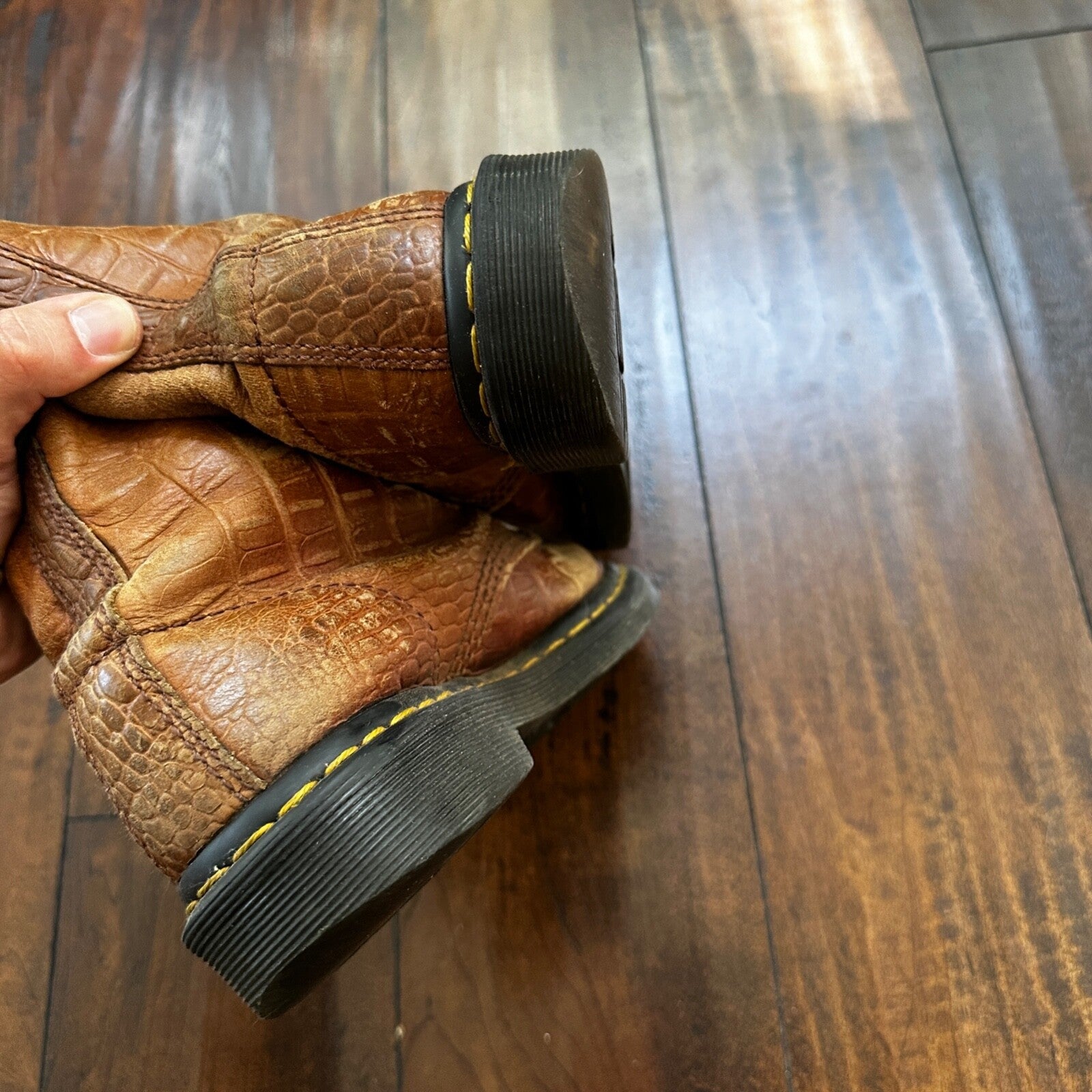 Dr. Martens Pascal Croc Brown Leather Lace-up Boots Women’s Size 6 HEAVY USED