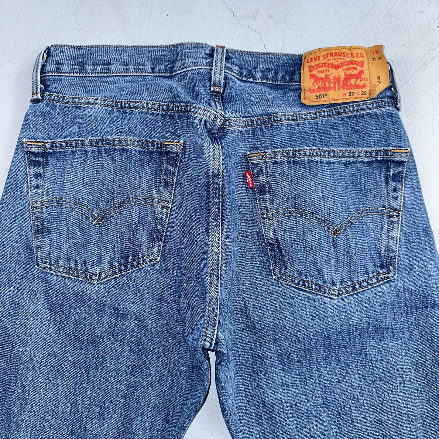 Levis 501 Vintage Y2K XX Straight Leg Jeans 32x32 Med Wash 2000s Act 32x31