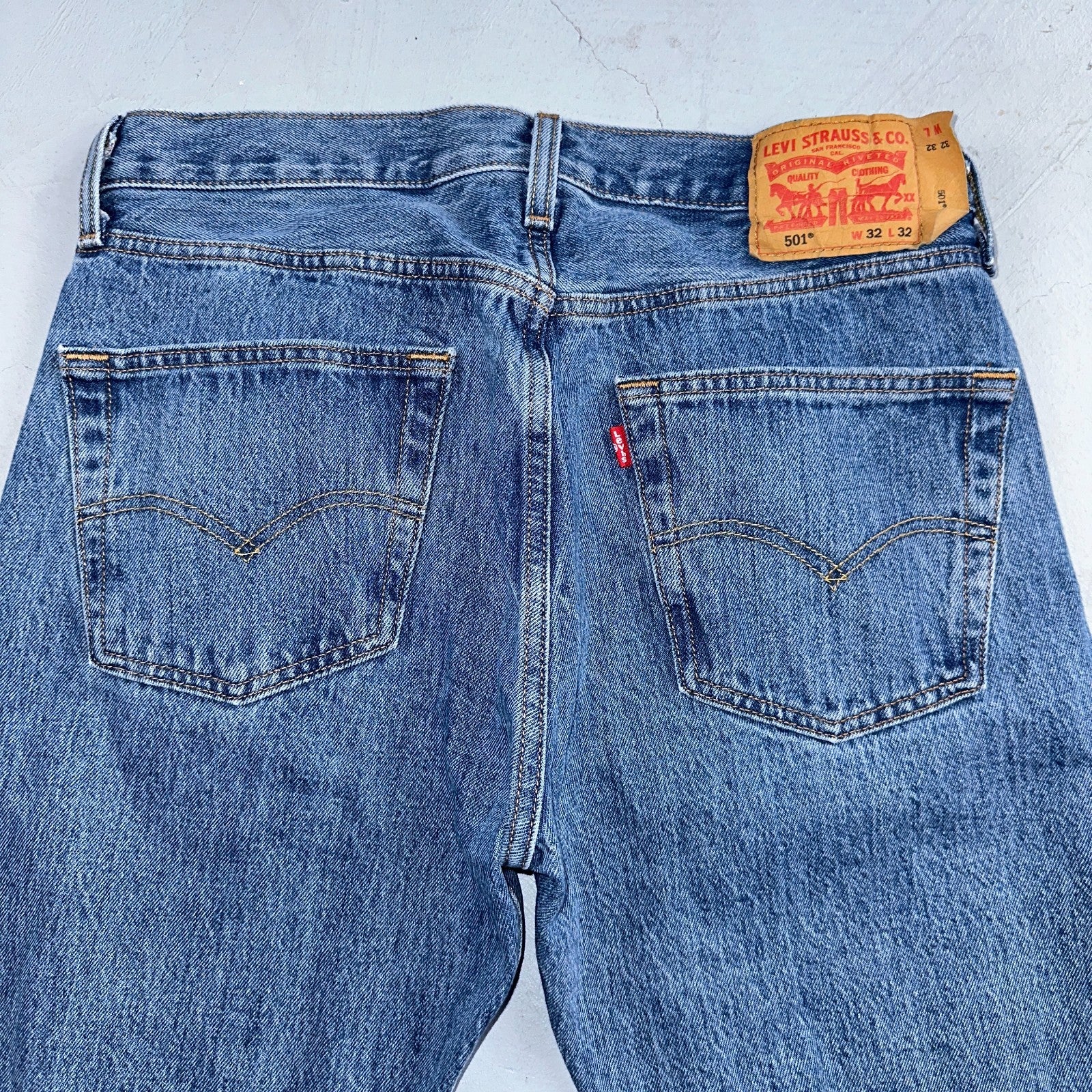 Levis 501 Vintage Y2K XX Straight Leg Jeans 32x32 Med Wash 2000s Act 32x31