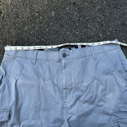 Iron Co. Men's NWT 38 Comfort Waistband Regular Fit Stretch Cargo Short