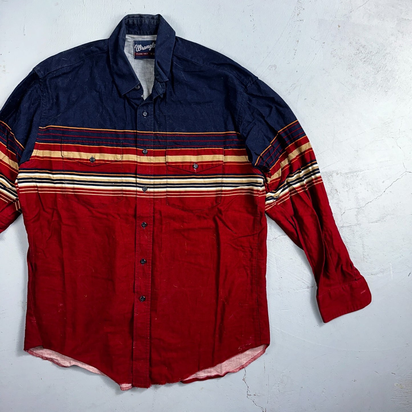 Wrangler Shirt VTG Mens 17 35 Red Blue Checked Long Tails Long Sleeve Aztec