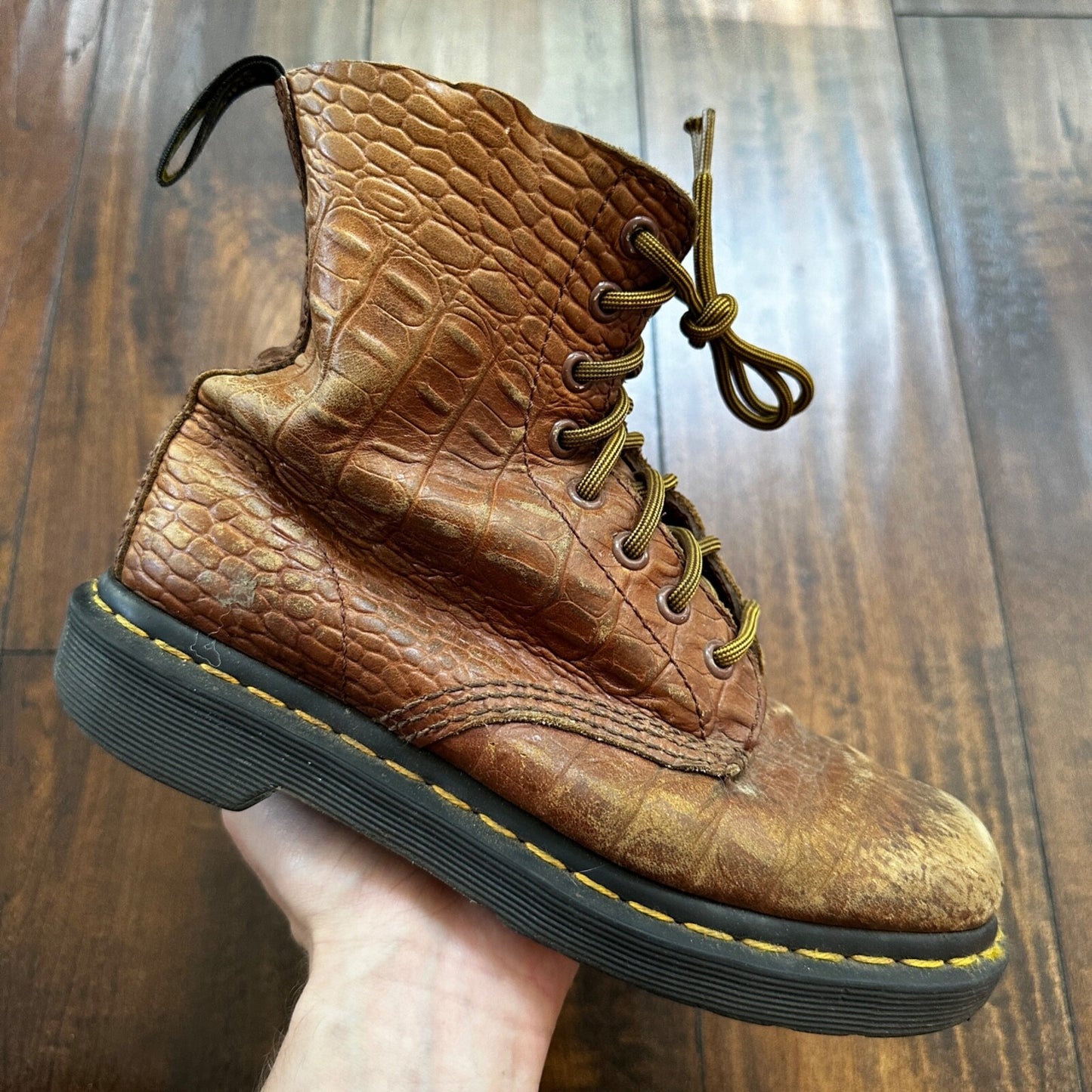 Dr. Martens Pascal Croc Brown Leather Lace-up Boots Women’s Size 6 HEAVY USED