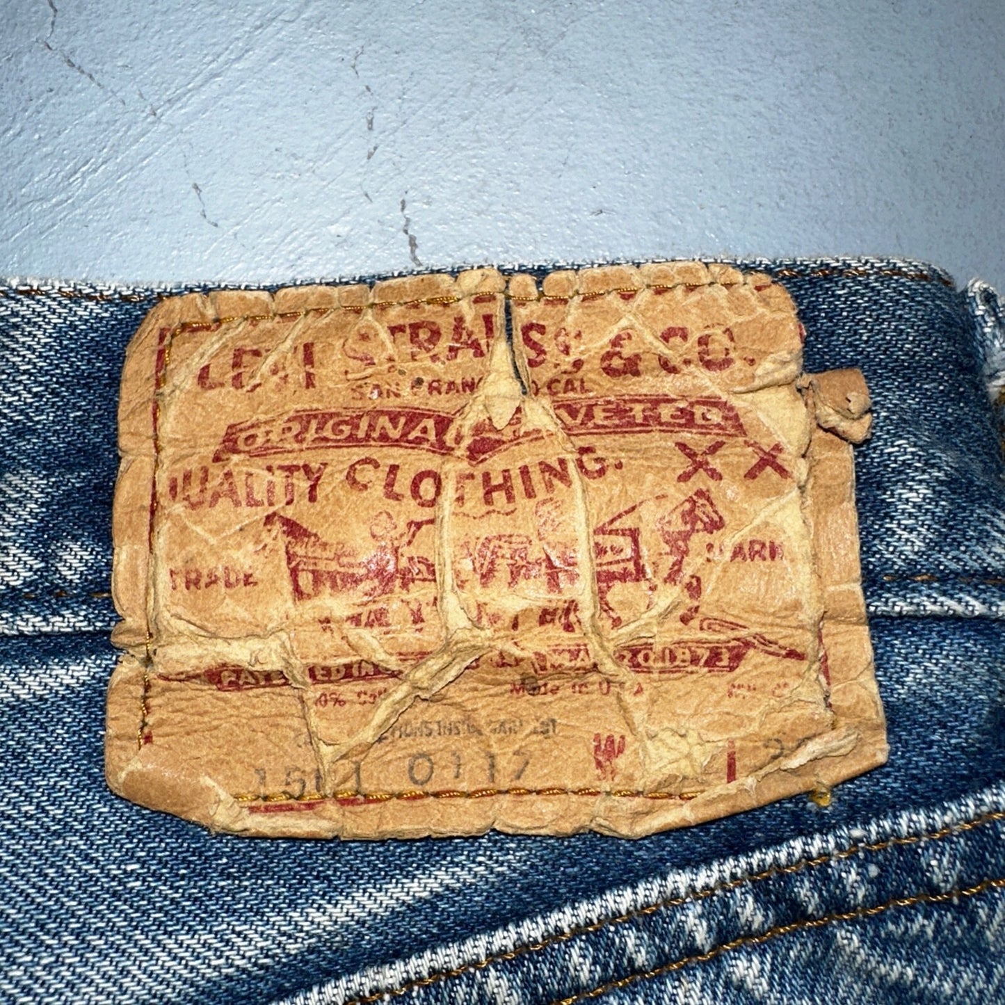 Levis 501 Vintage 80s Redline Selvedge USA XX Jeans Light Wash Capri Act 30x25