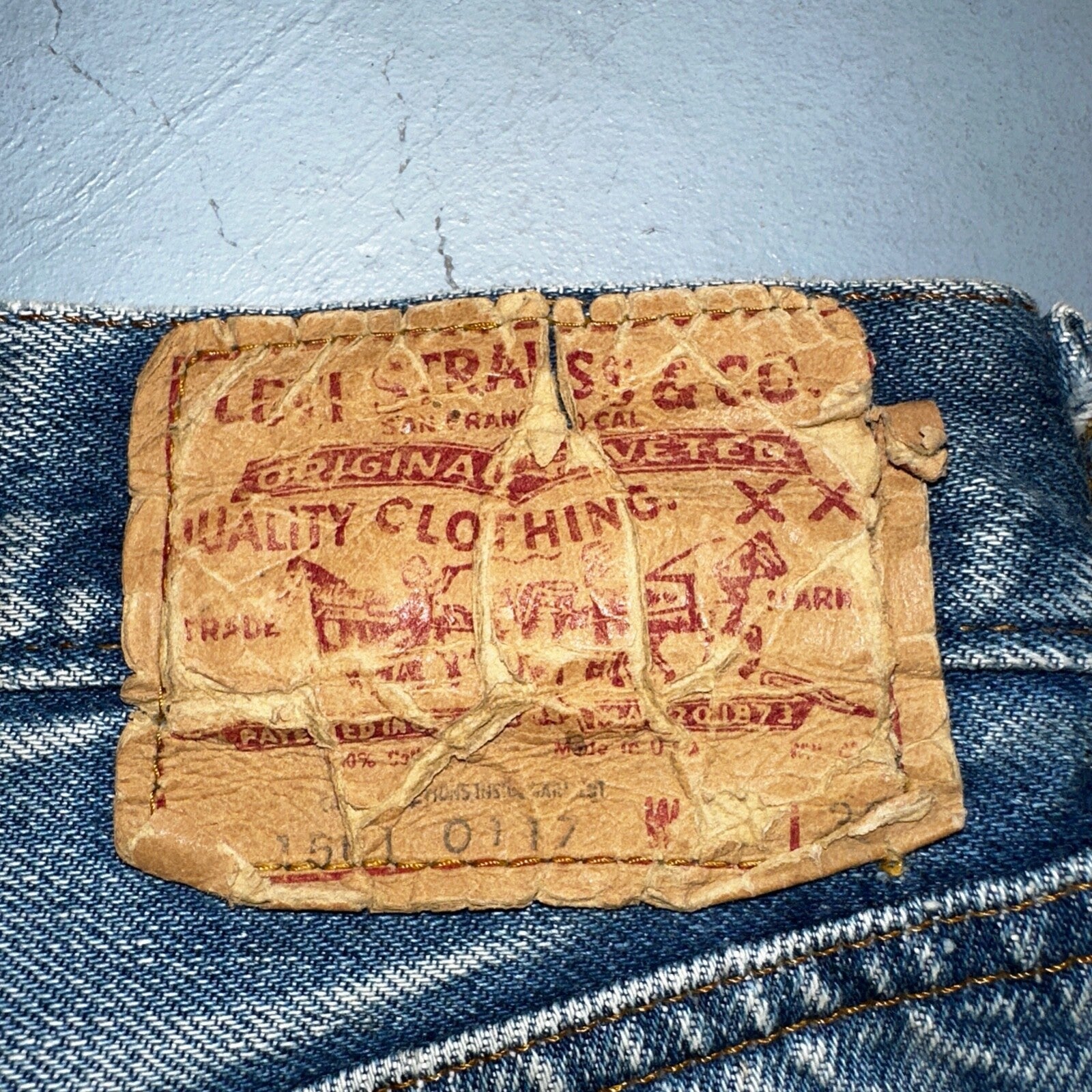 Levis 501 Vintage 80s Redline Selvedge USA XX Jeans Light Wash Capri Act 30x25