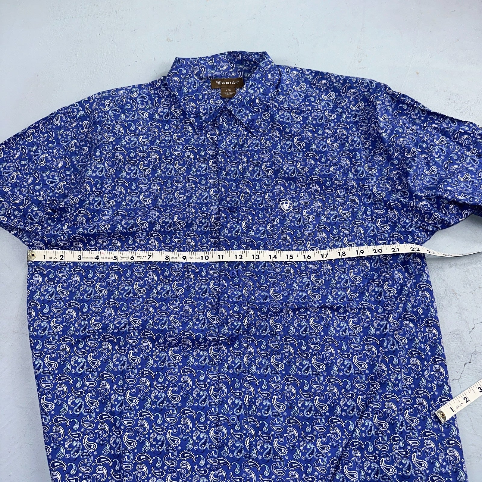 Ariat Button-Down Short Sleeve Shirt Size Large Blue Paisley 100% Cotton Casual