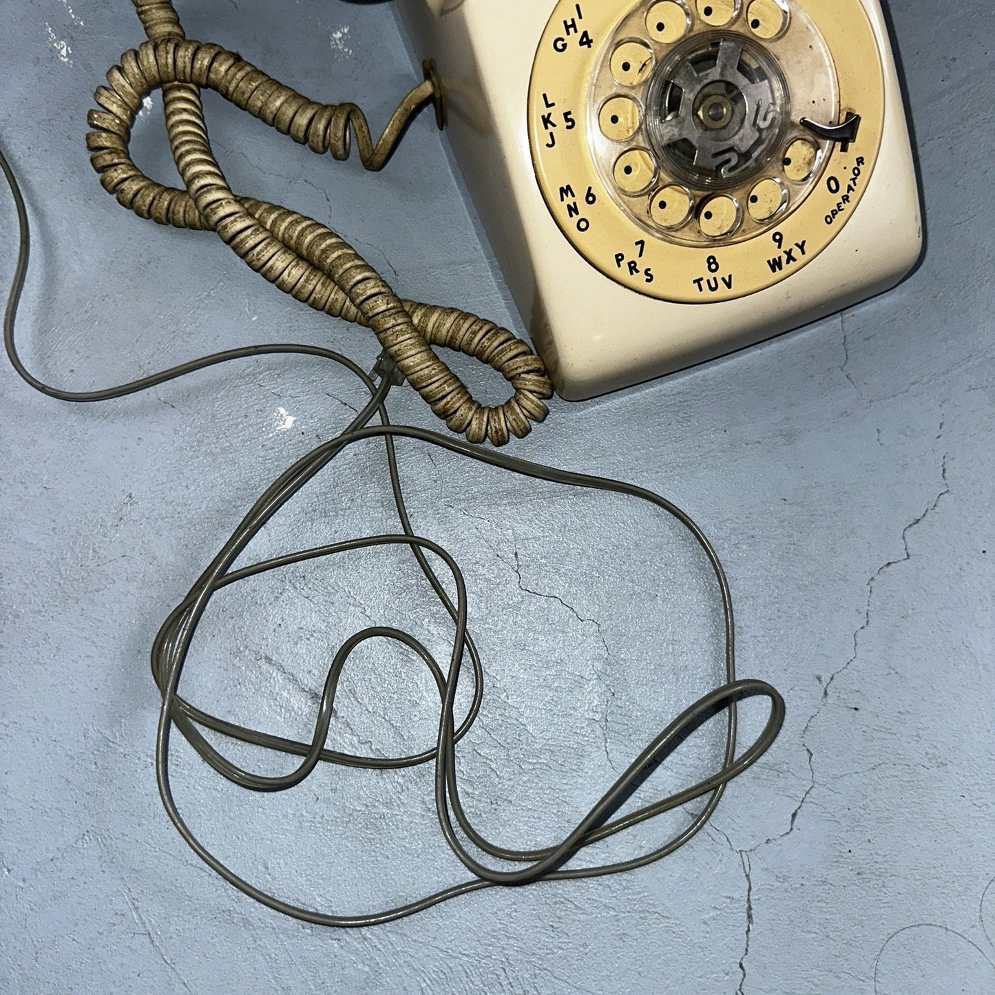 Vintage Bell System Western Electric Rotary Dial Desk Phone 500DM White Yellow