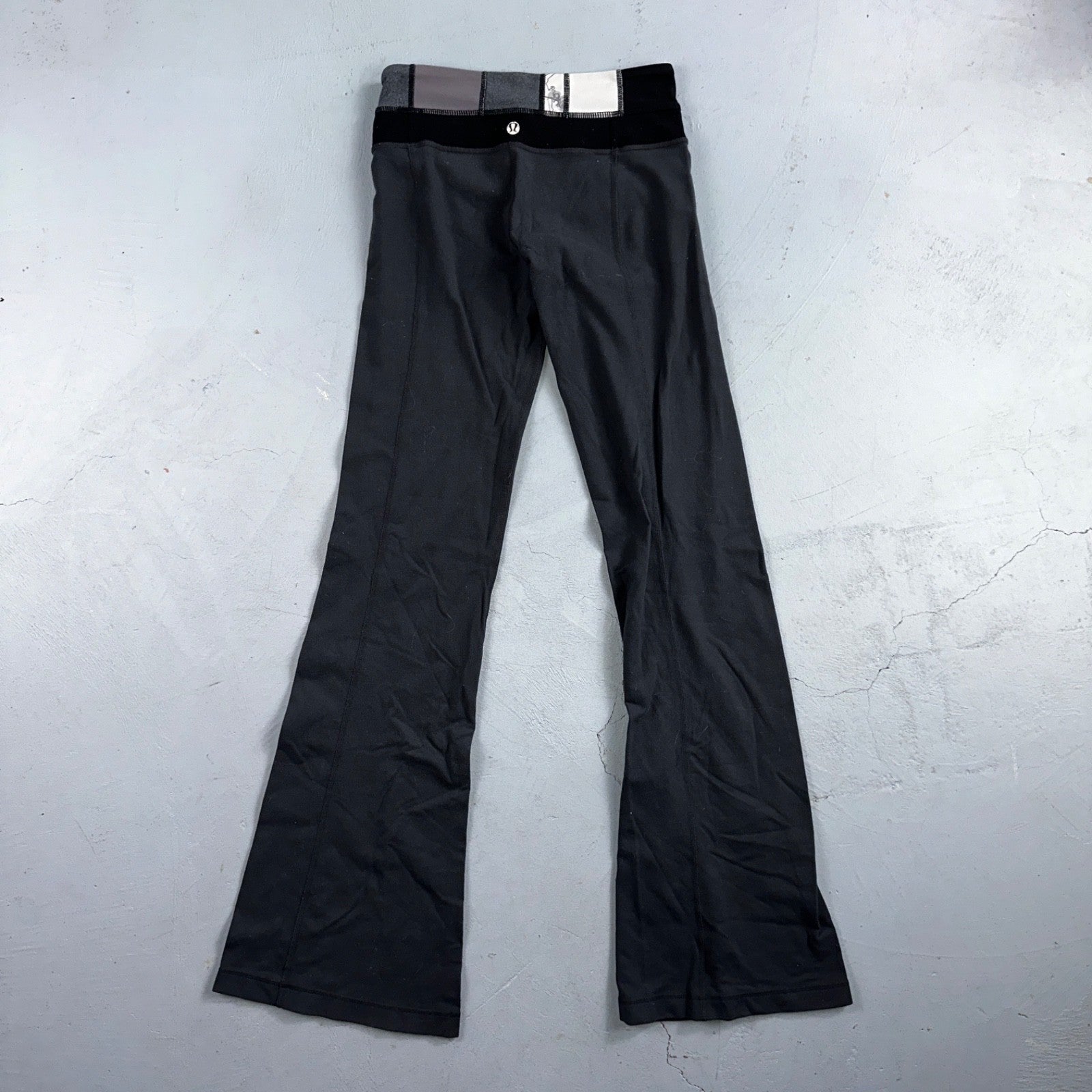 Lululemon Women Black Full Groove Flared Pant Small Yoga Stretch Cute