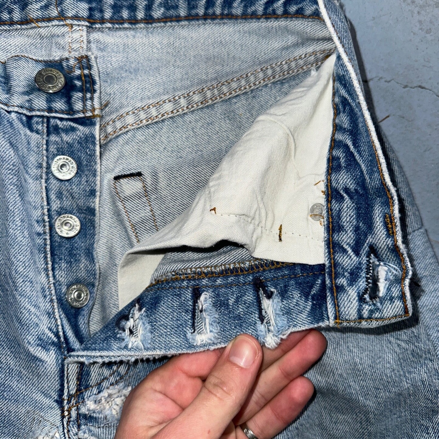 Levis 501 Vintage 80s Redline Selvedge USA XX Jeans Light Wash 524 Act 25x29