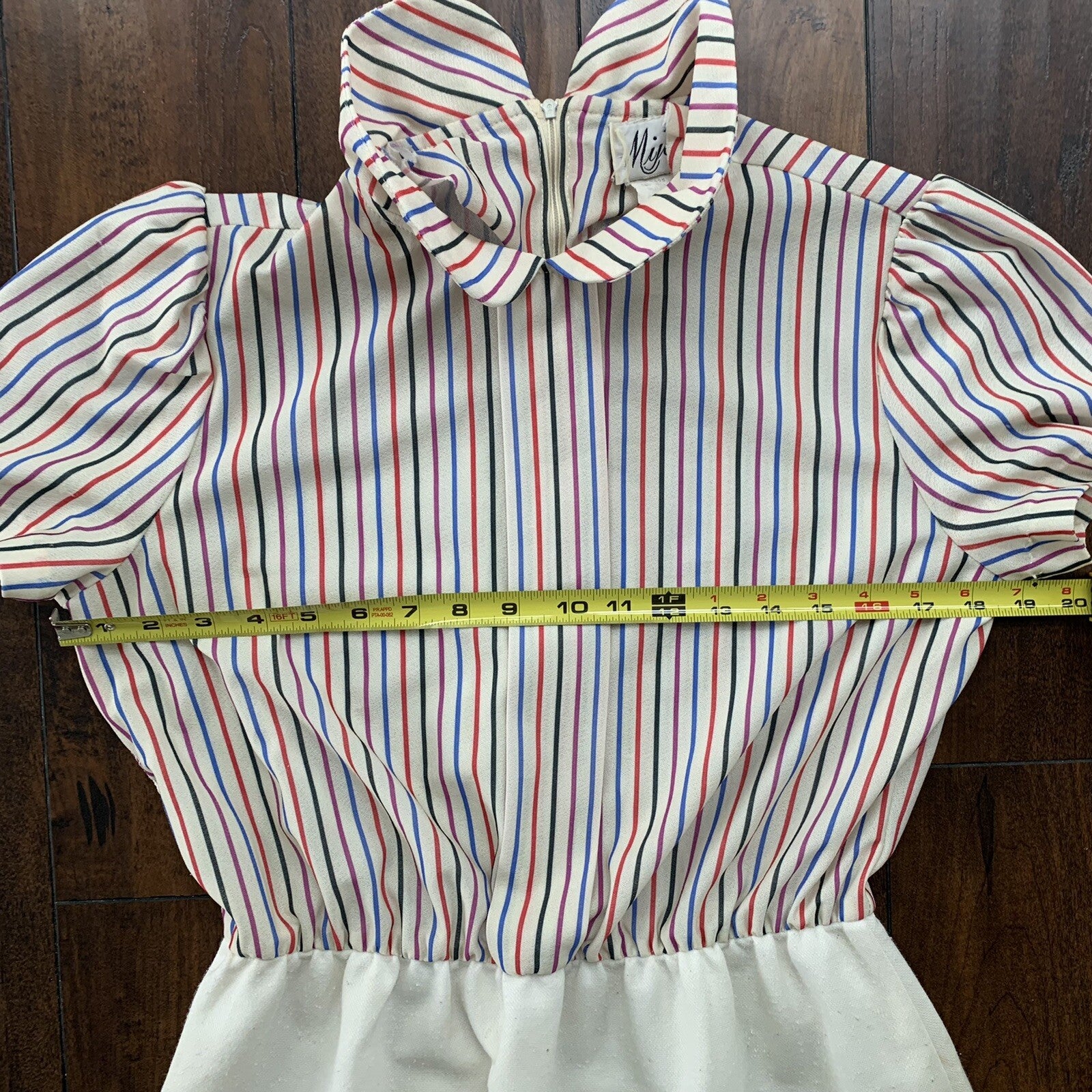 Vintage Mijoi White Striped Business Dress With Short sleeve Shoulder Button 80s