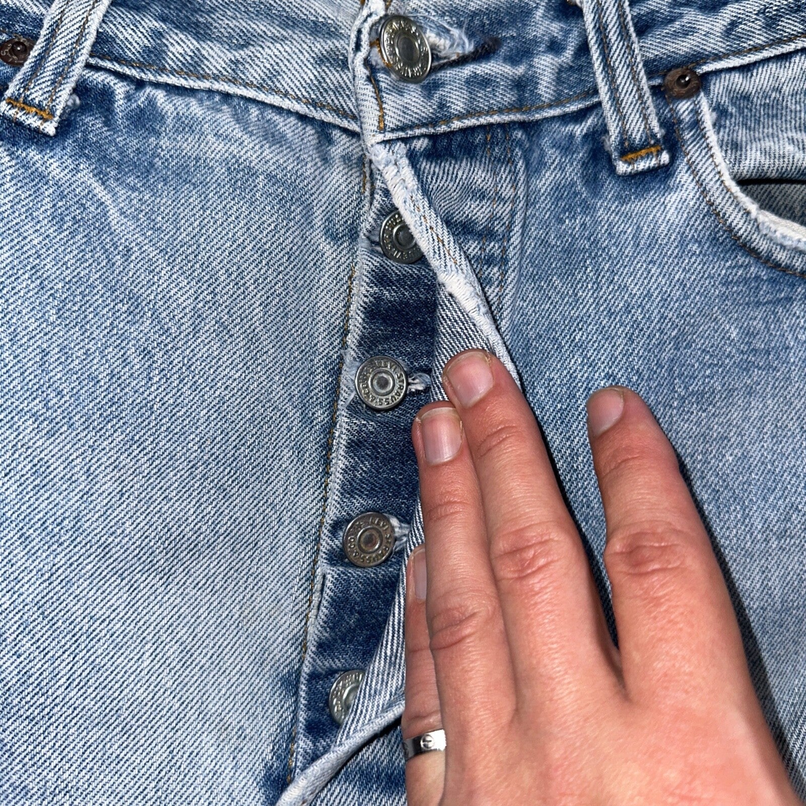 Levis 501 Vintage 80s Redline Selvedge USA XX Jeans Light Wash 35x38 Act 32x33