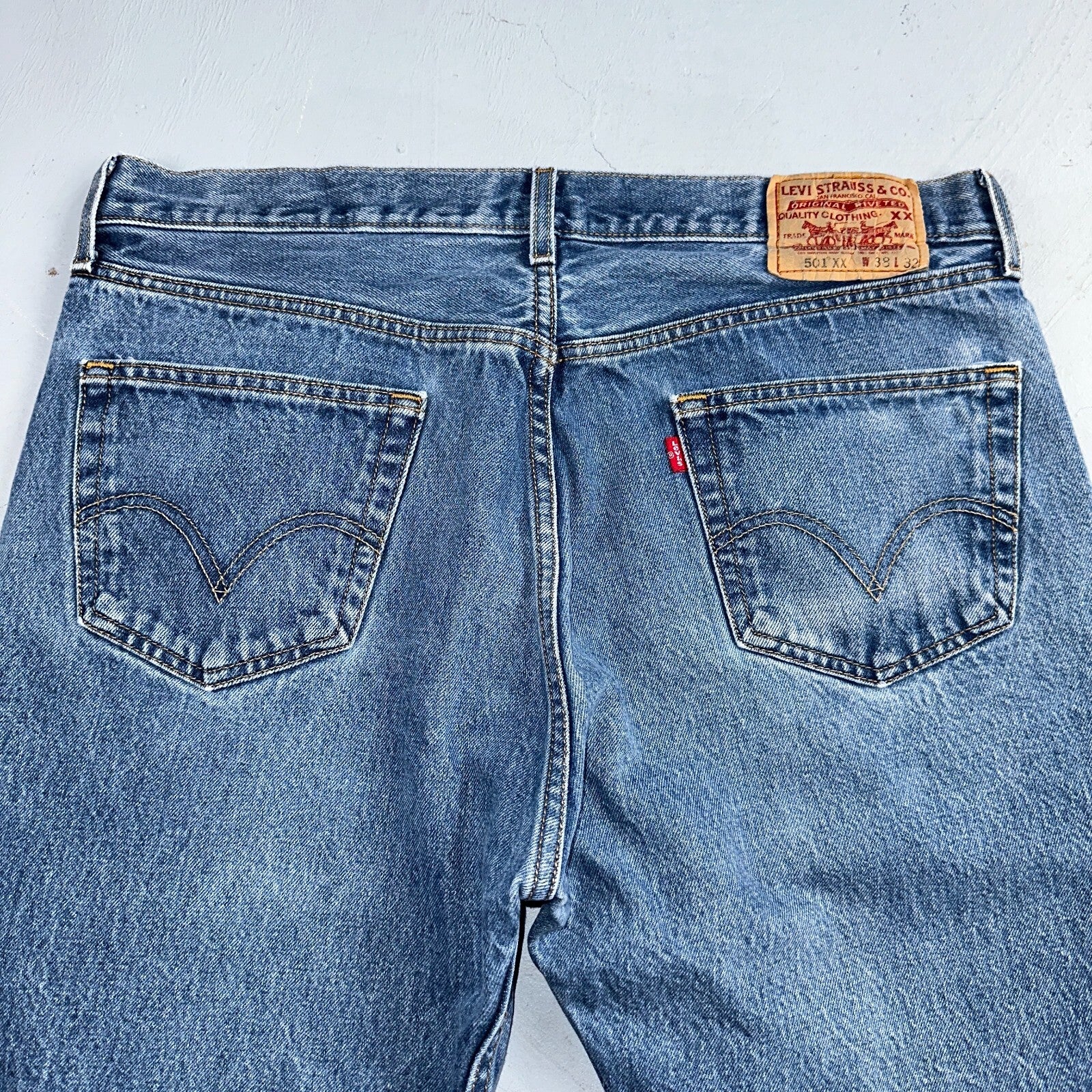 Levis 501 Vintage Y2K Mexico Straight Leg Jeans 38x32 90s Med Wash Act 36x28