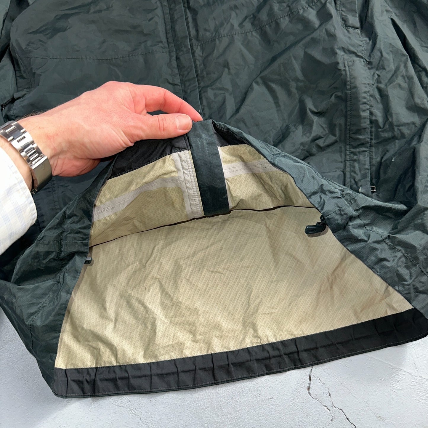 Patagonia Torrentshell Jacket Mens S Green H2No Hooded Hiking Outdoor Shell