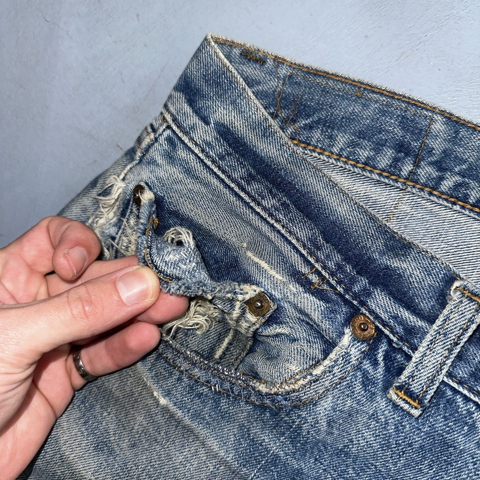 Levis 501 VTG 70s SS Redline Selvedge Jeans XX Med Wash Thrashed Act 35x26
