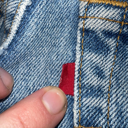 Levis 560 Vintage 90s Canada Red Tab Loose Fit Tapered Leg Blue Jeans 31x34