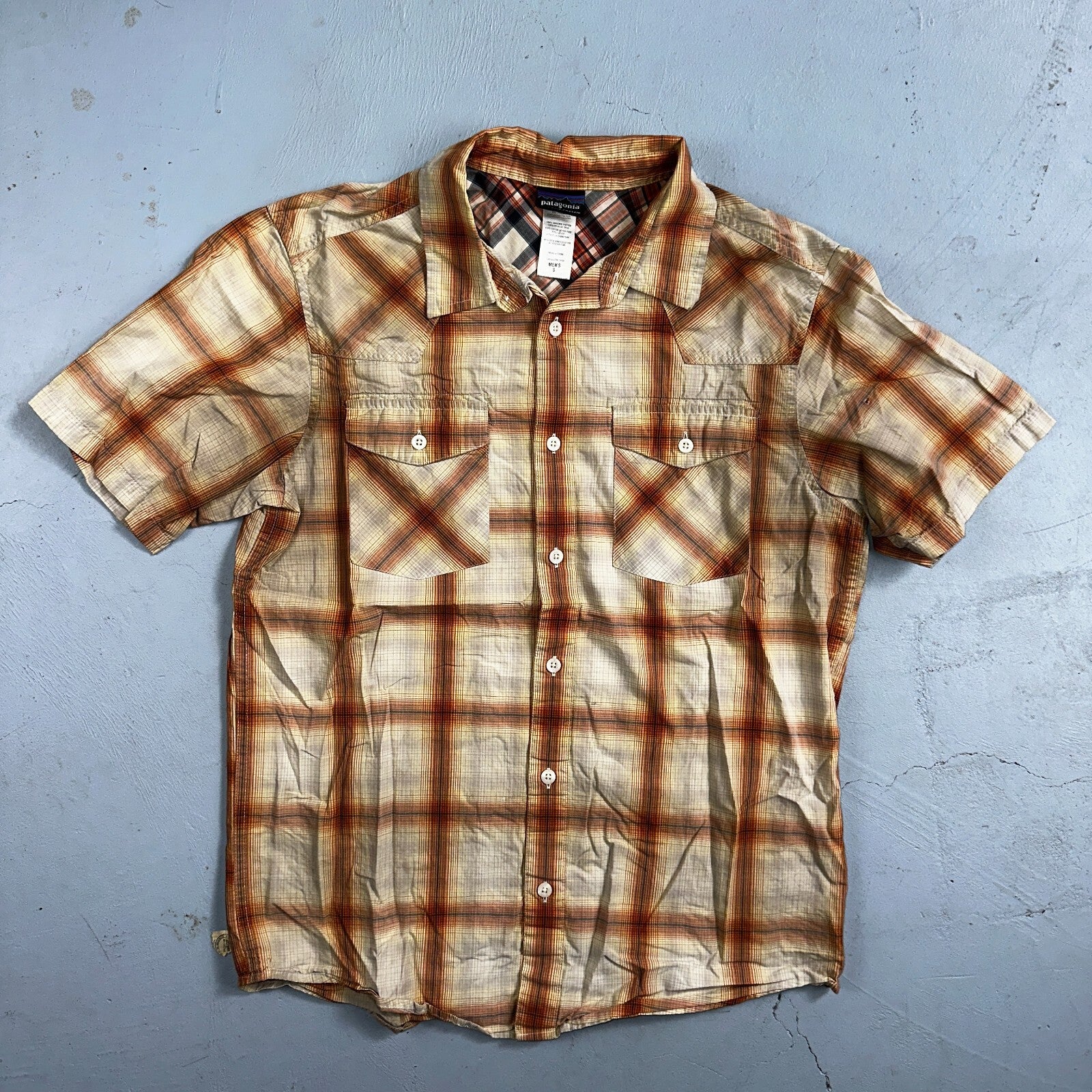 Patagonia Men's Button Down Short Sleeve Shirt S Organic Cotton Plaid Fall
