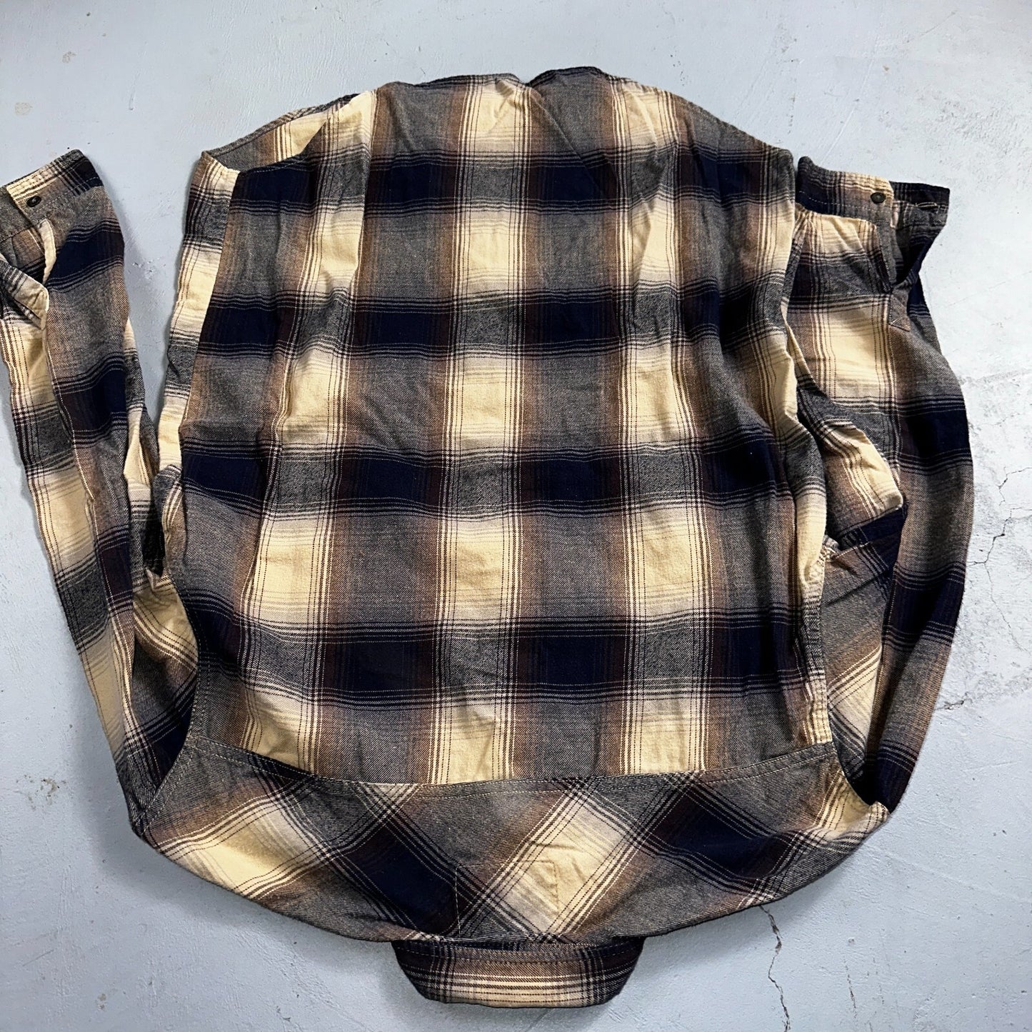 Levis Men's Plaid Flannel Shirt Size M Front Pockets Made in Russia Vintage Y2K