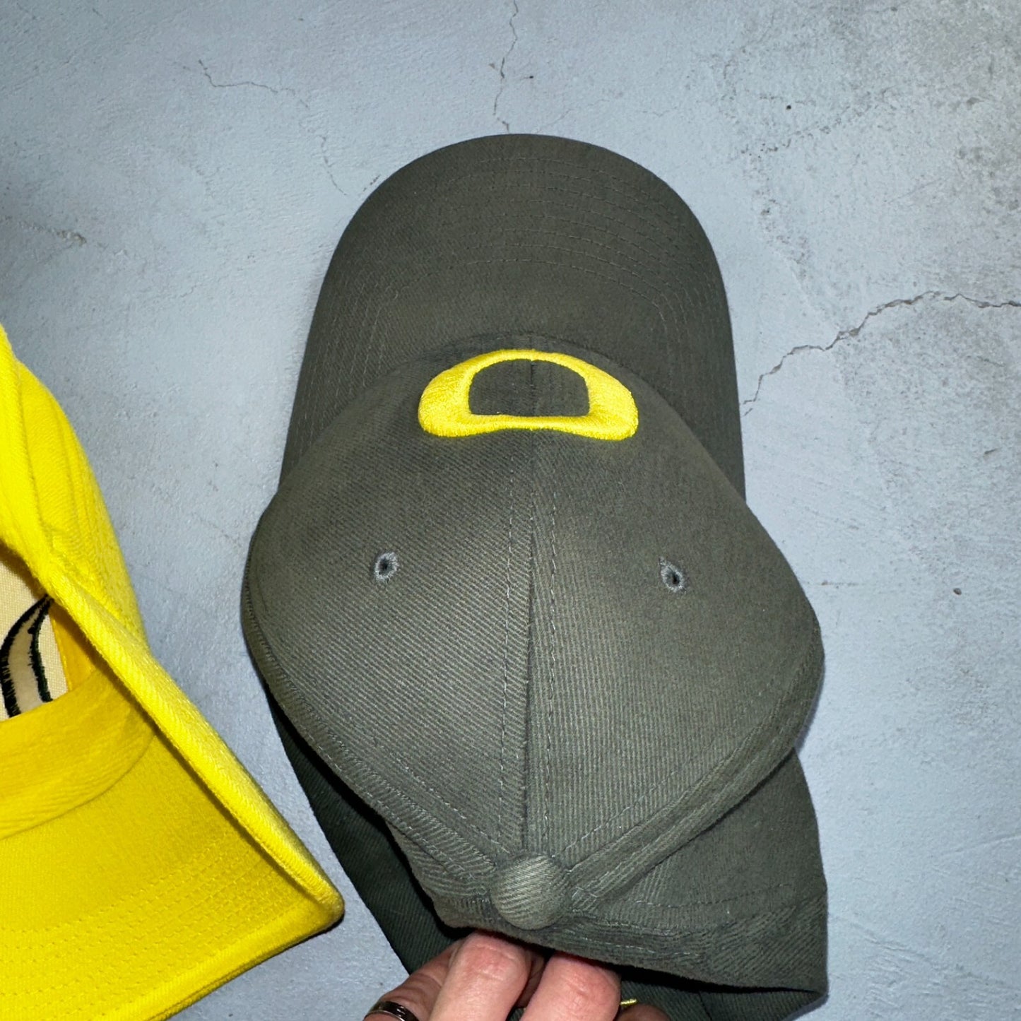 Nike Oregon Ducks VTG Hat Cap Snapback Lot of 3 Yellow Green Eugene Running Y2K