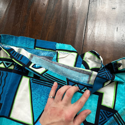 1960s Hawaiian Button Down Shirt Vintage Rockabilly 50s 60s Crop Fit Beach Blue