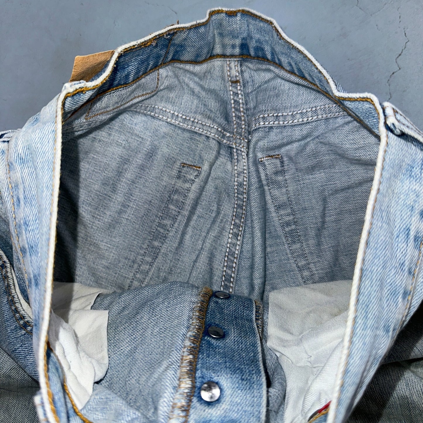 Levis 501 Vintage Y2K Hungary Straight Leg Jeans 33x34 90s Light Wash Act 31x32