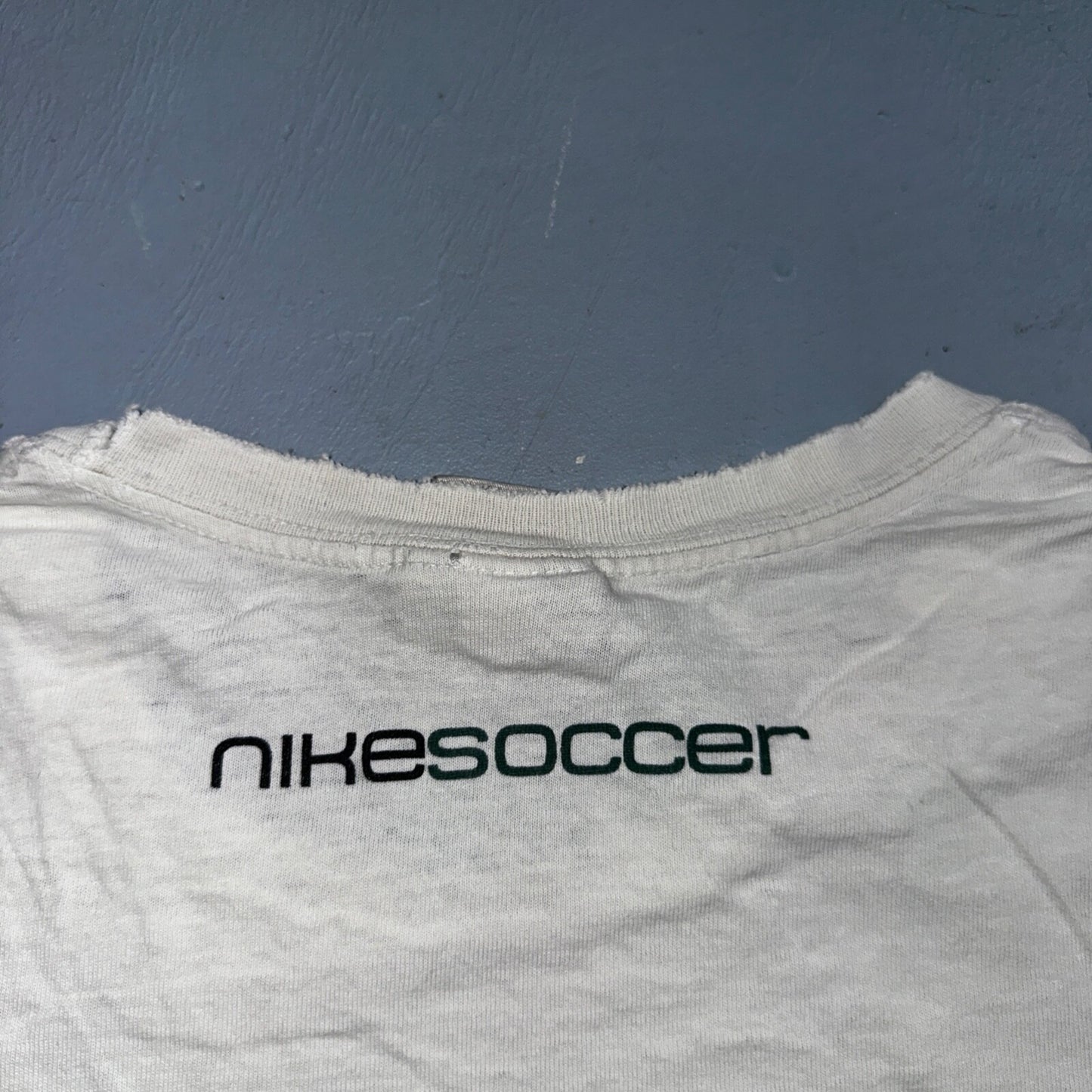 Nike Soccer Y2K Thrashed White VTG T Shirt 2000s Futbal Sports Gym Running