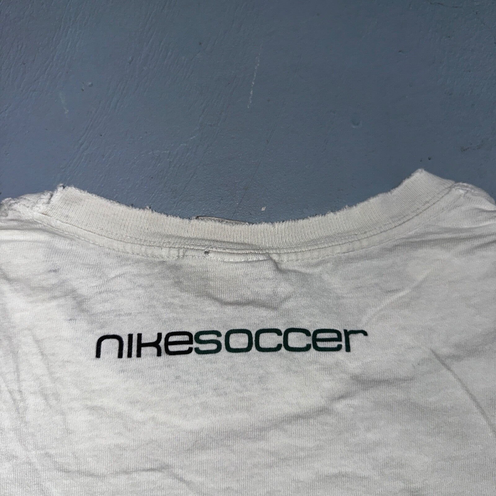 Nike Soccer Y2K Thrashed White VTG T Shirt 2000s Futbal Sports Gym Running