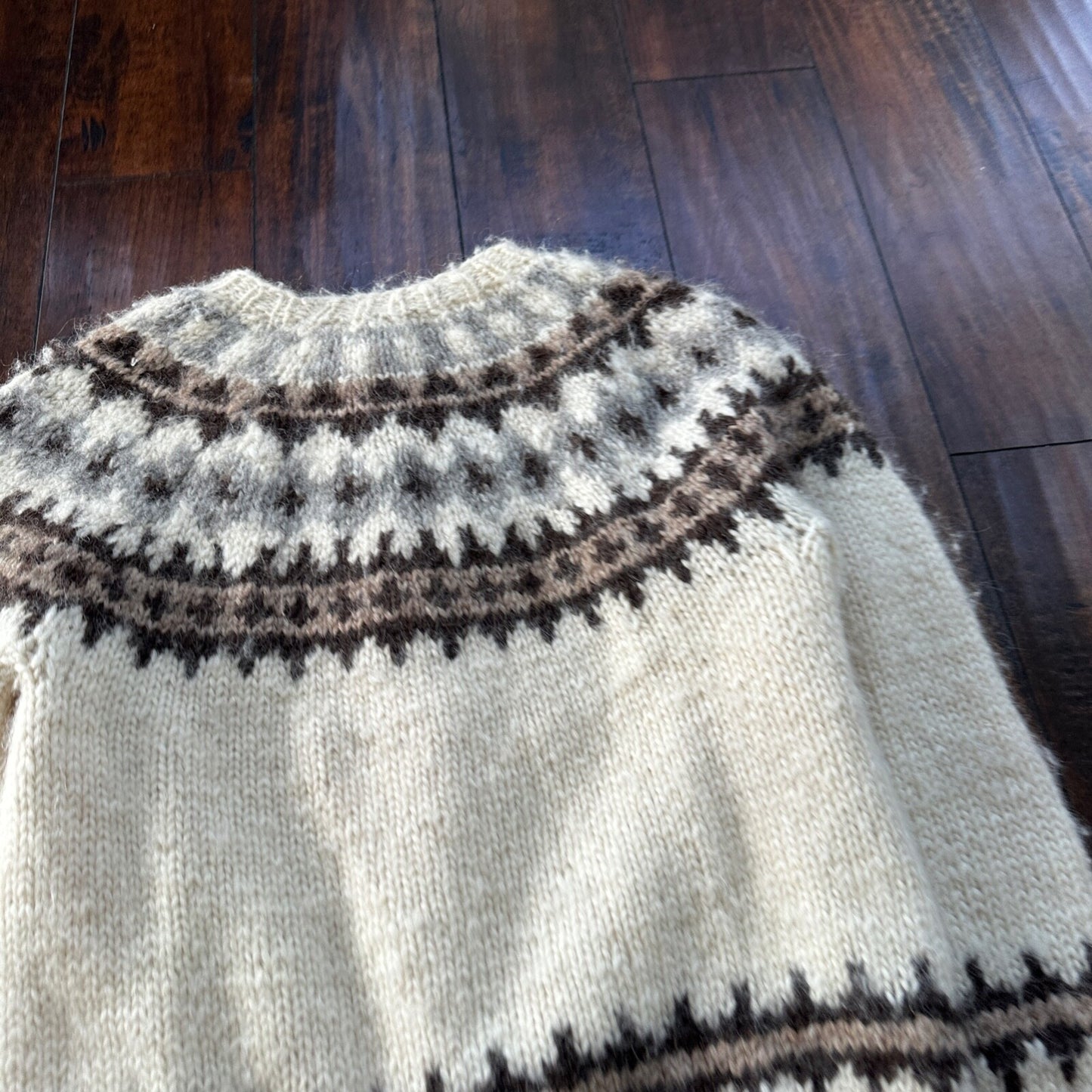 VTG Cardigan Sweater WOOL? Scandinavian Snowflakes Heavy Warm 80s Cute