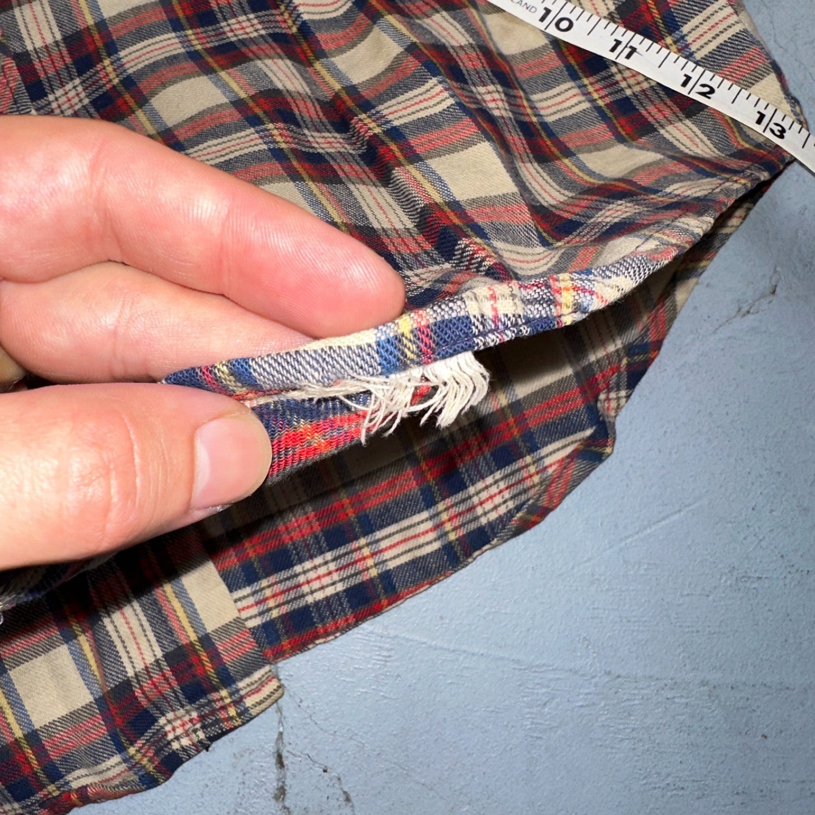 VTG Lee Men's Pearl Snap Extra Long Tails Western Shirt Red Plaid USA Medium 70s