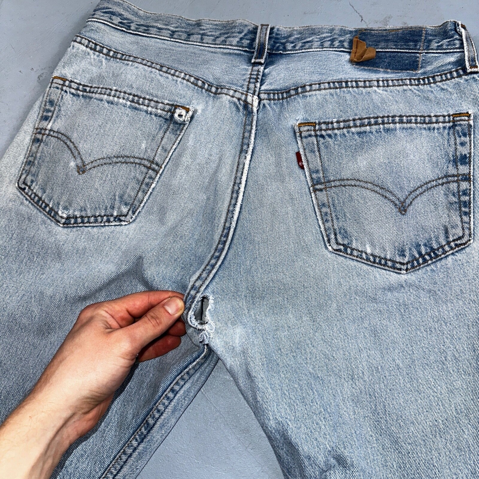 Levis 501 Vintage 90s USA XX Straight Leg Jeans Blue Light Wash 34x34 Act 32x32