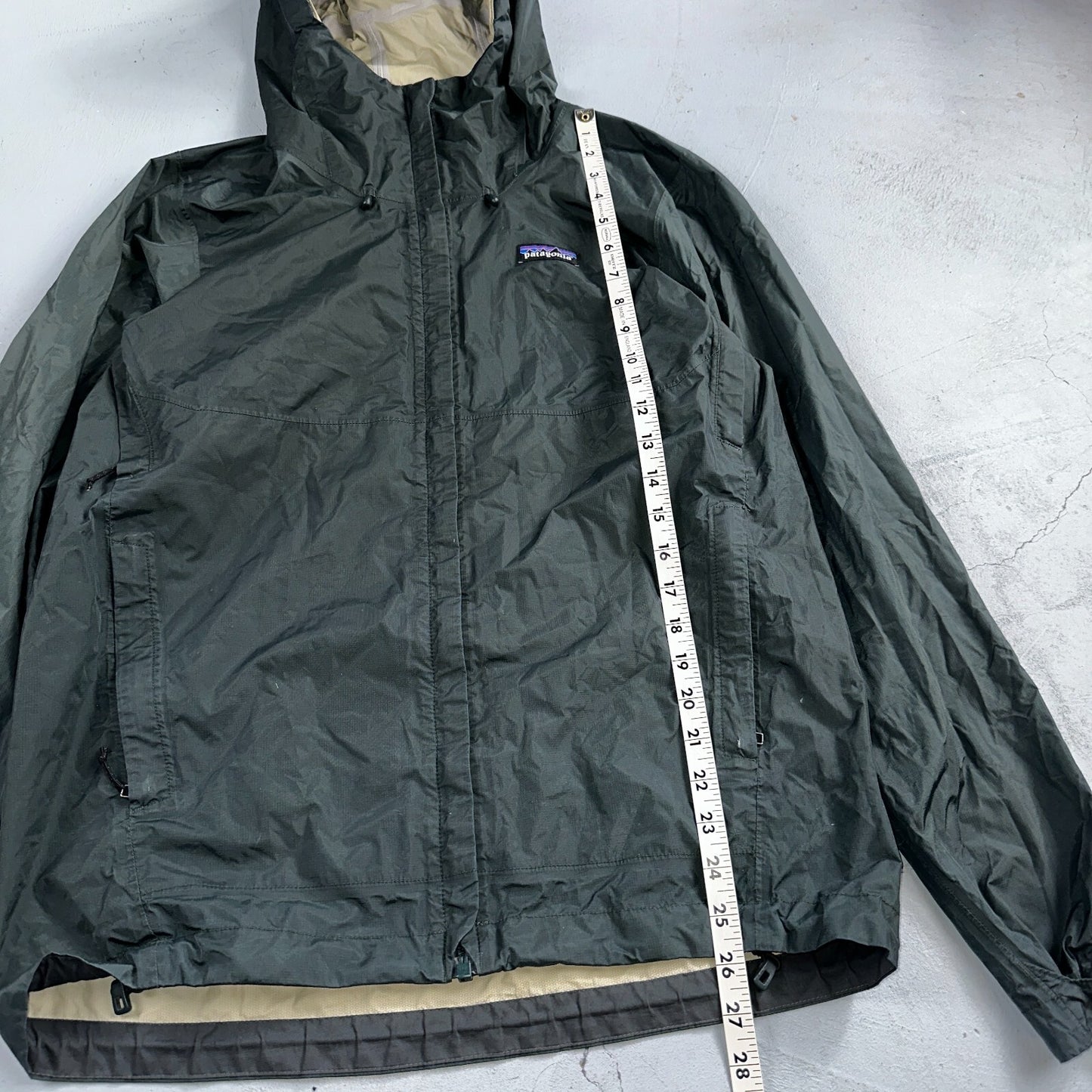 Patagonia Torrentshell Jacket Mens S Green H2No Hooded Hiking Outdoor Shell