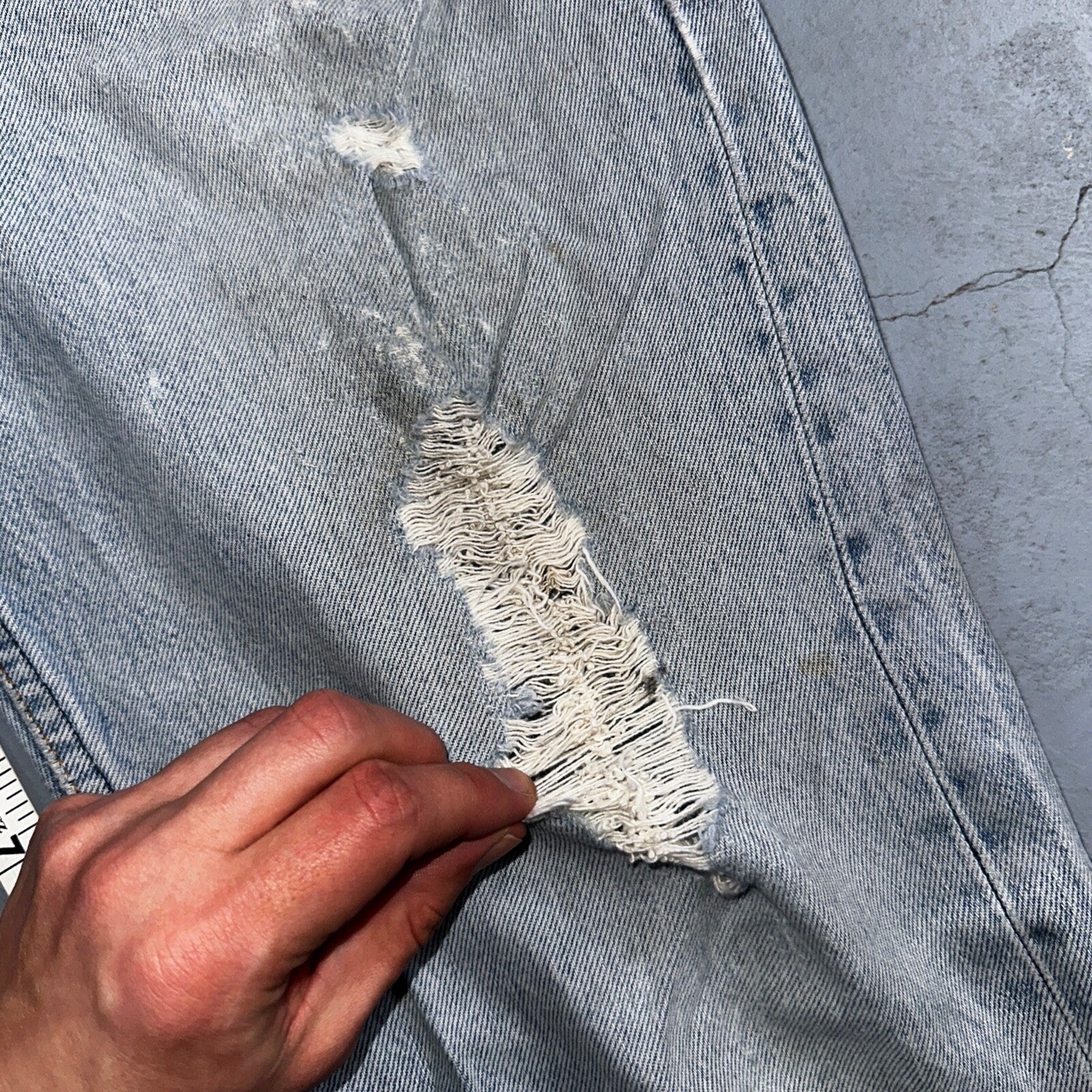 Levis 501 Vintage 80s USA XX Straight Leg Jeans Blue Light Wash Torn Act 32x33