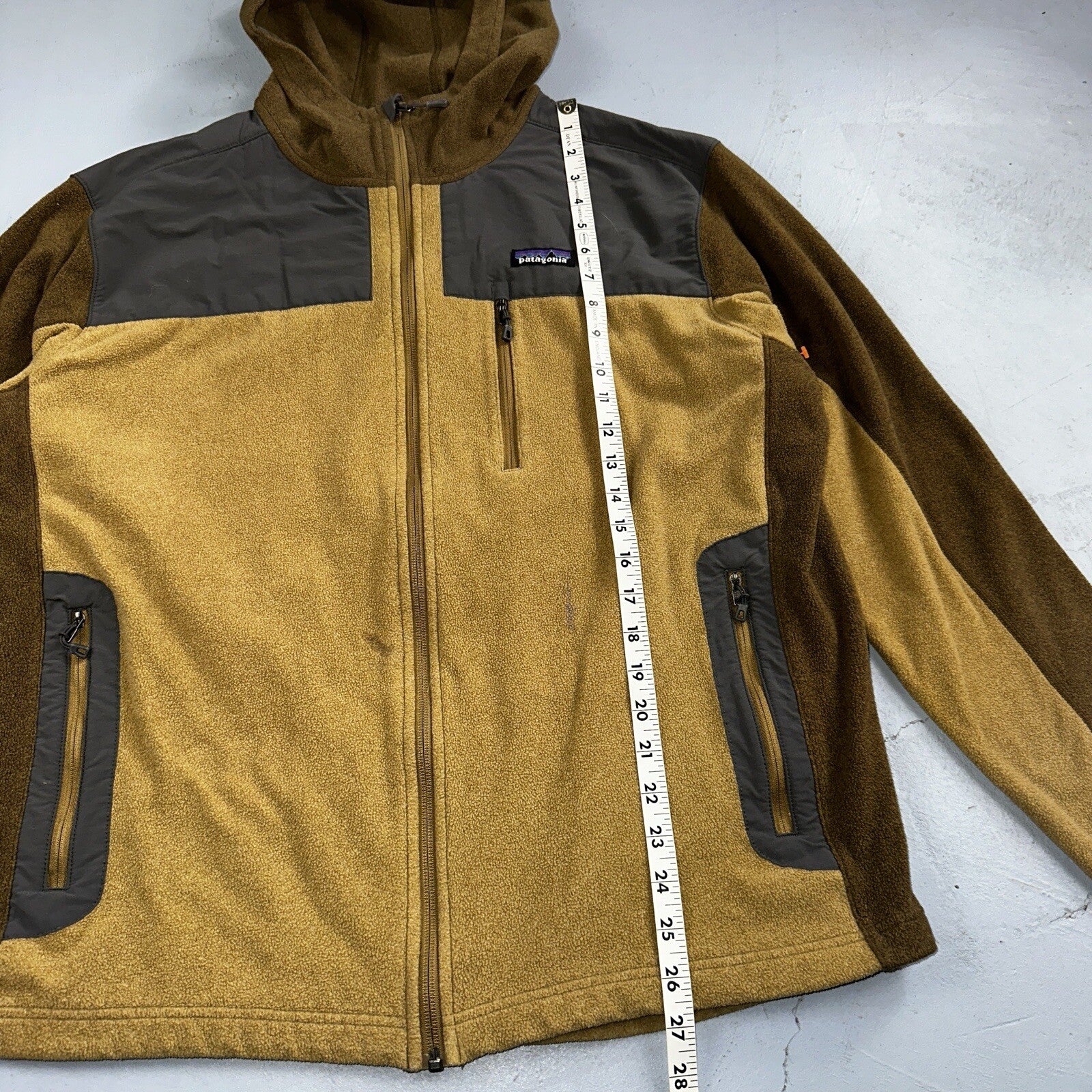 Patagonia Jacket Men's XL Tan Cedars Fleece Zip Chest Pocket Zipper Damaged