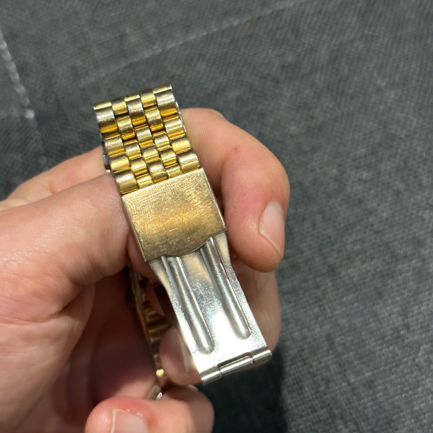 Ladies ELGIN Classic Gold Tone Petite Dress/Casual Bracelet Watch VTG Square