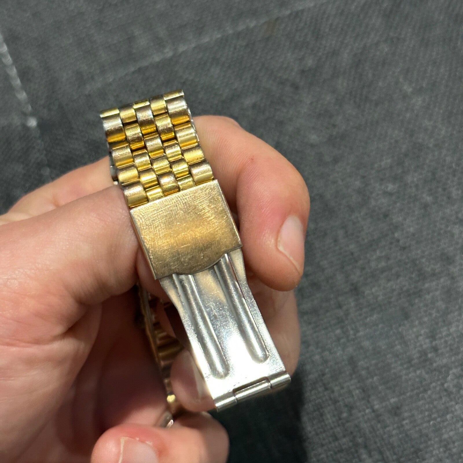 Ladies ELGIN Classic Gold Tone Petite Dress/Casual Bracelet Watch VTG Square