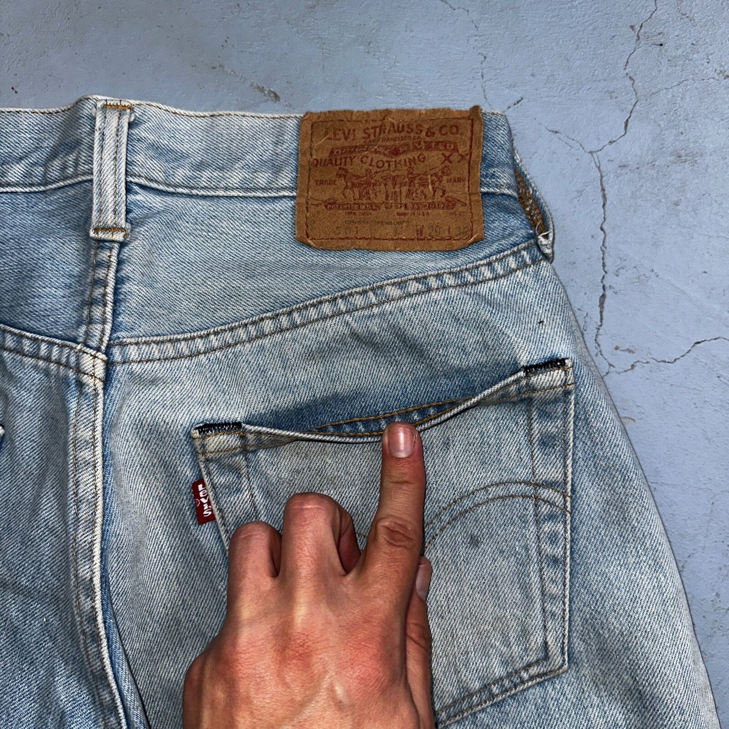 Levis 501 Vintage 80s Redline Selvedge USA XX Jeans Light Wash 29x30 Act 27x27