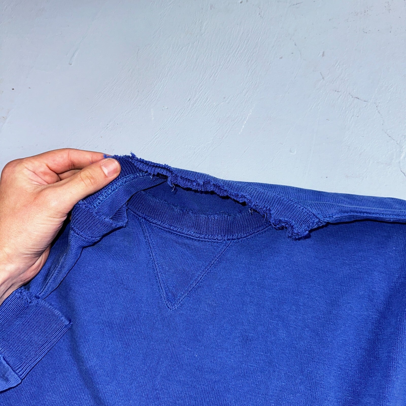 1970s VTG Blue Single V Sport Blank Sweatshirt USA Crewneck Basic 70s Jumper